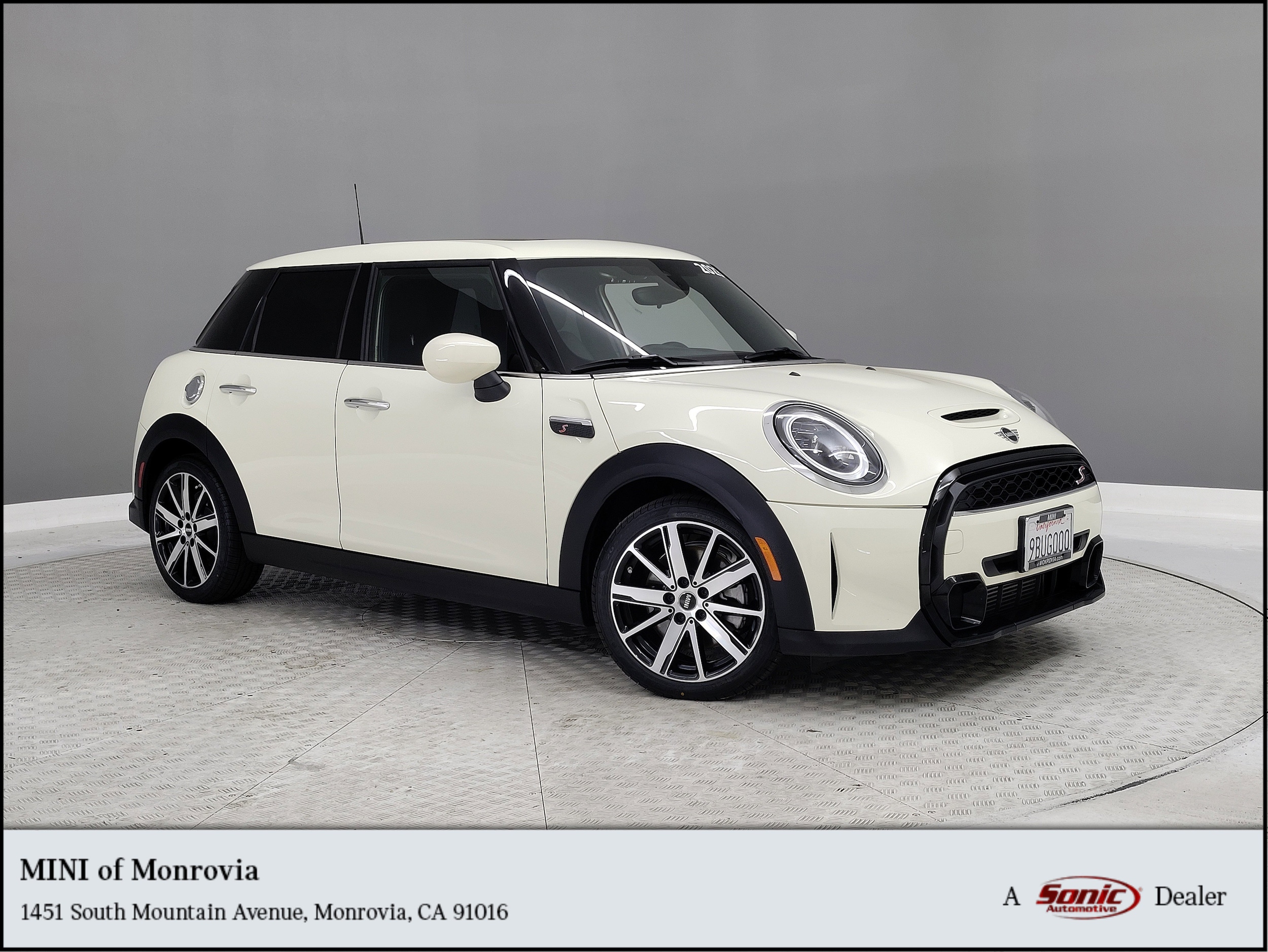 2023 MINI Hardtop 4 Door S's photo