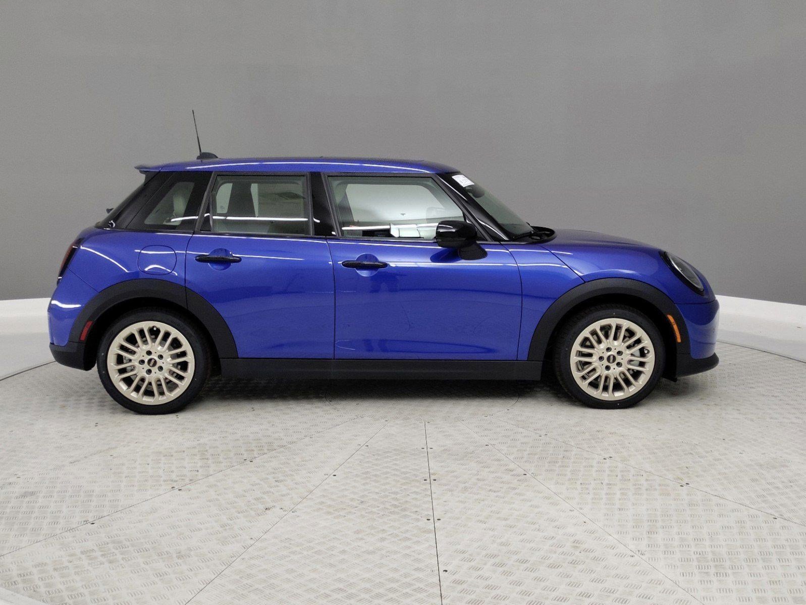 2025 MINI Hardtop 4 Door Cooper S photo 5