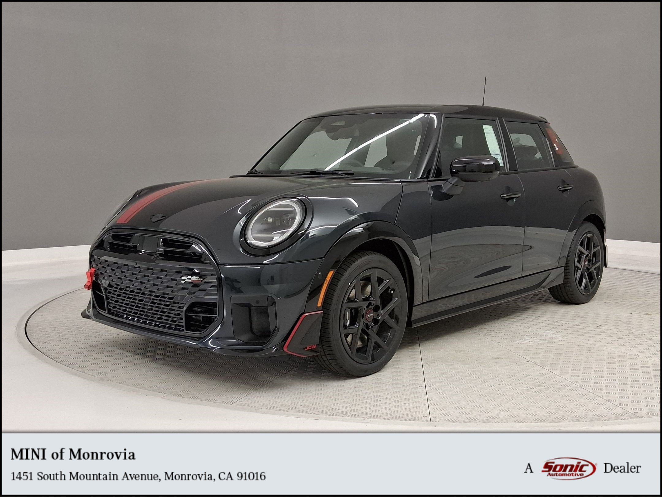 2026 MINI Hardtop Cooper S's photo
