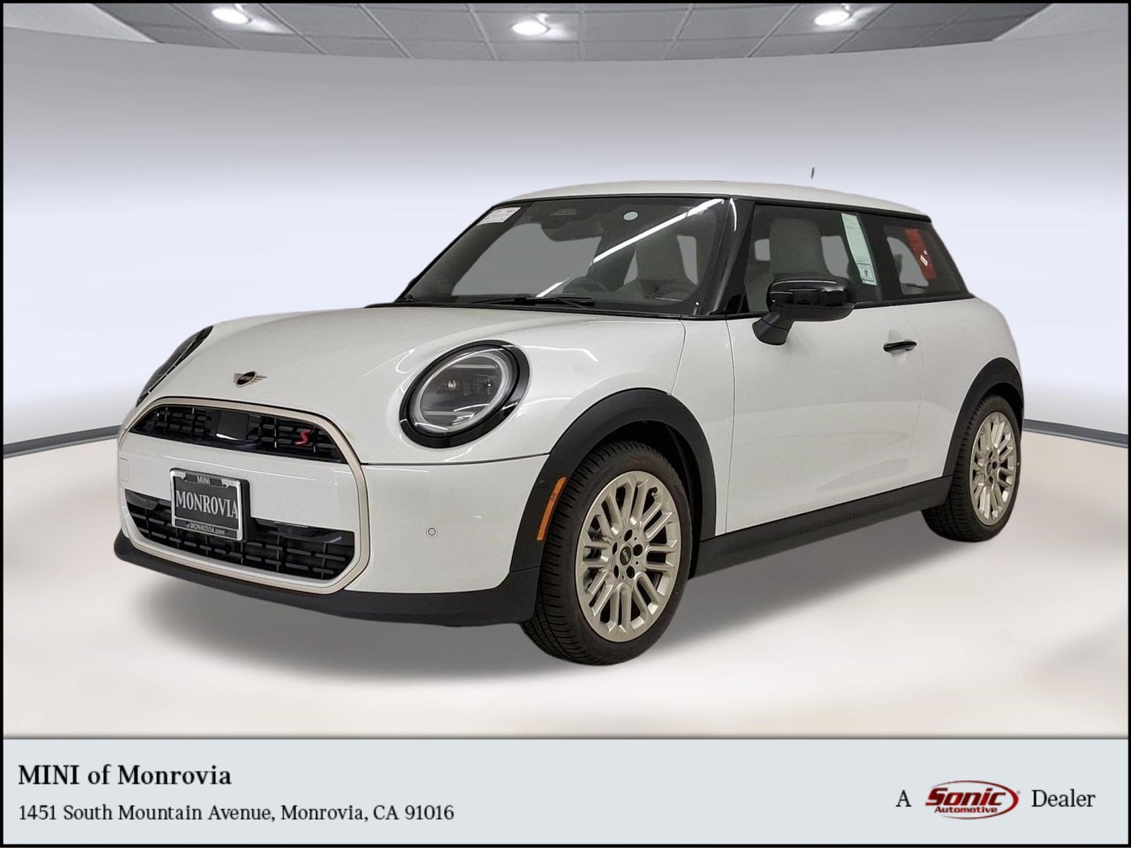 2026 MINI Hardtop Cooper S Signature's photo
