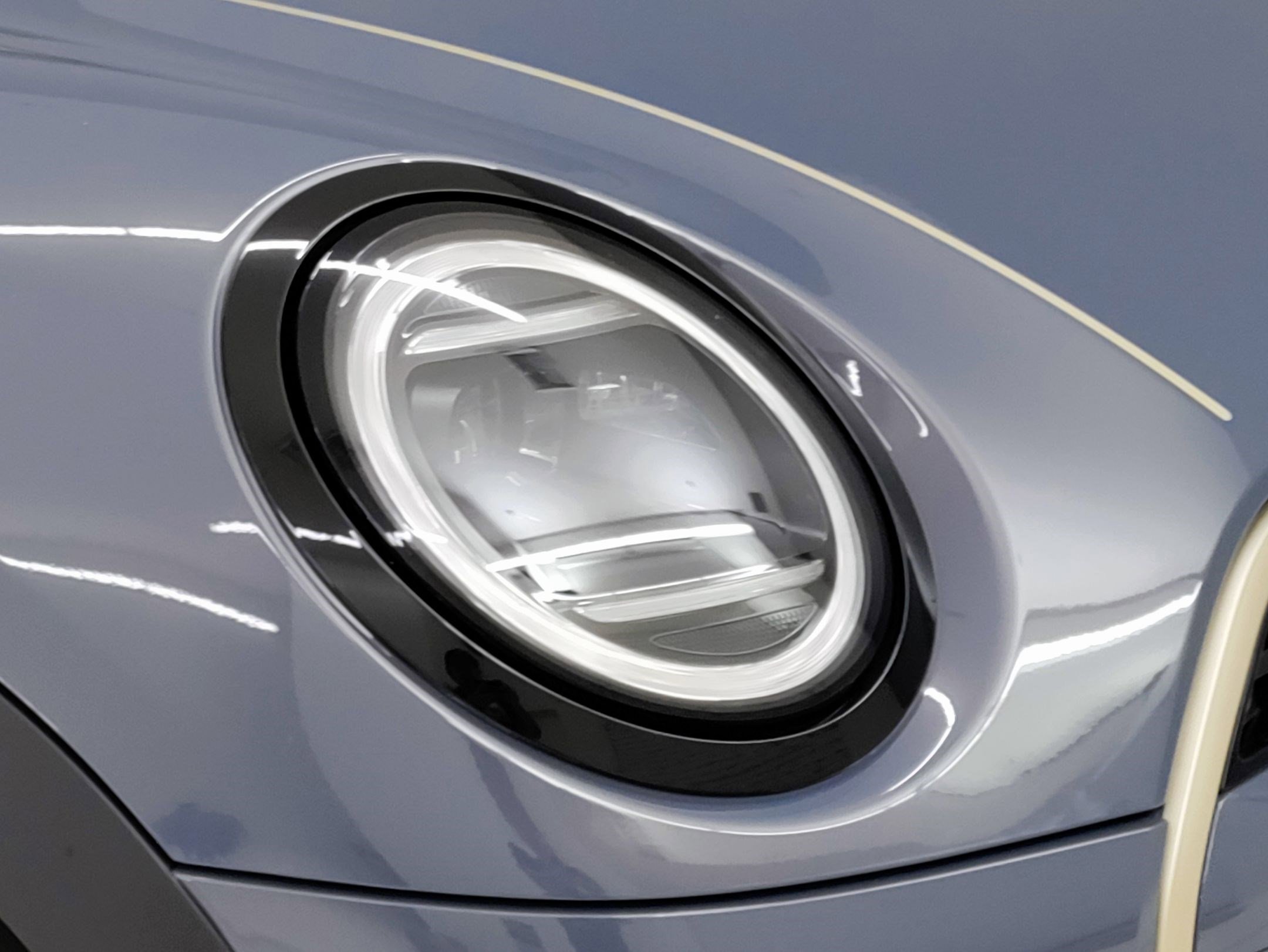 2026 Mini Cooper Iconic Convertible photo 3