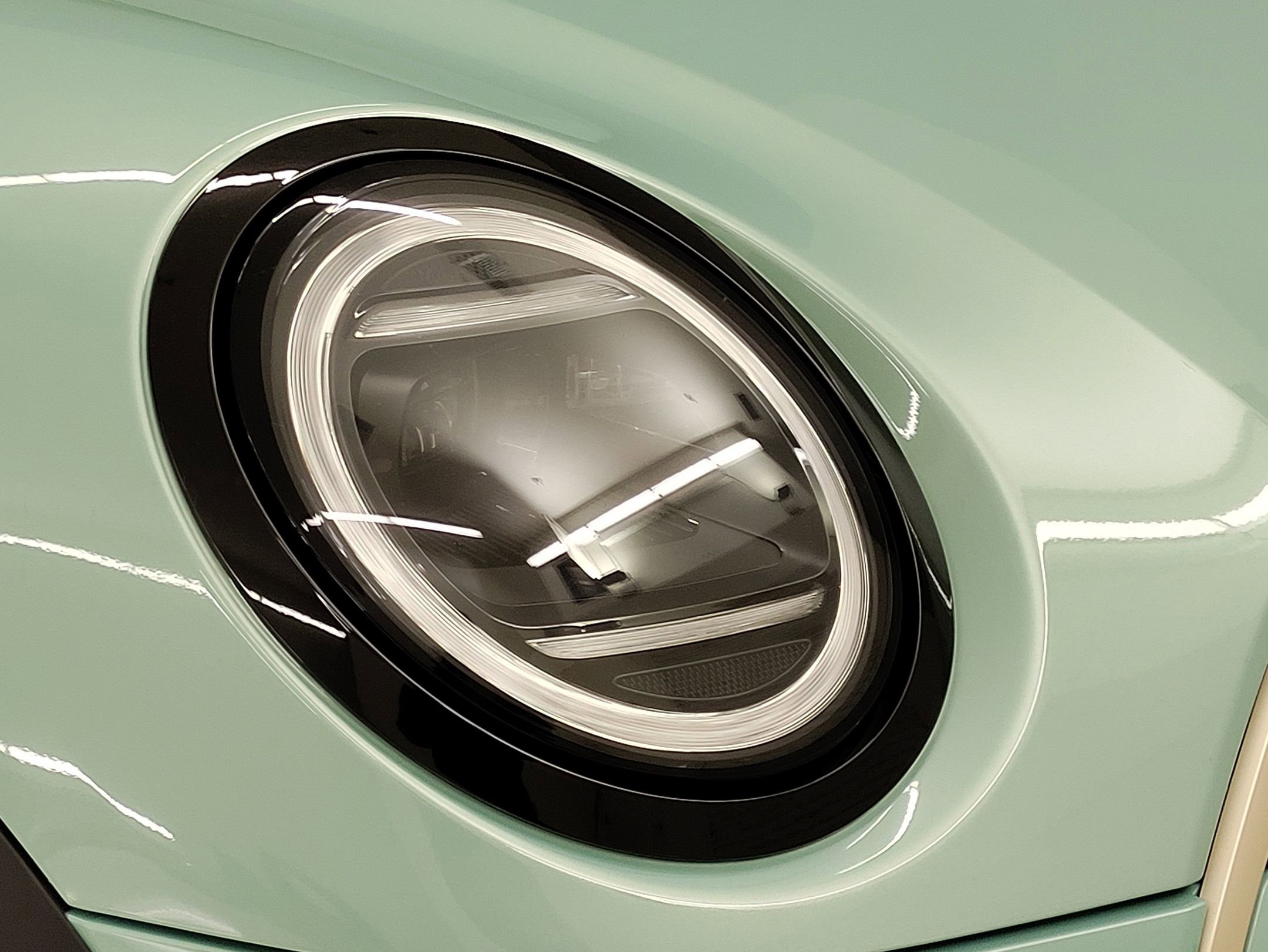 2026 Mini Cooper S 2 Door Iconic photo 3