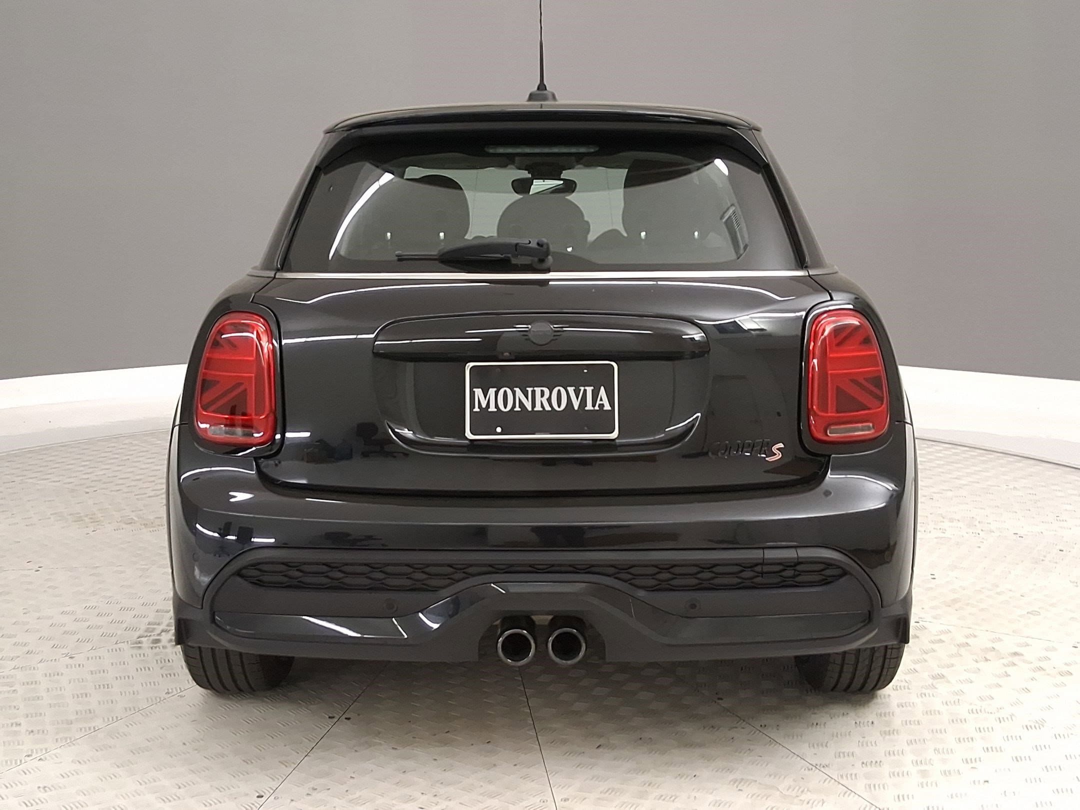 2023 MINI Hardtop 4 Door Cooper S photo 3