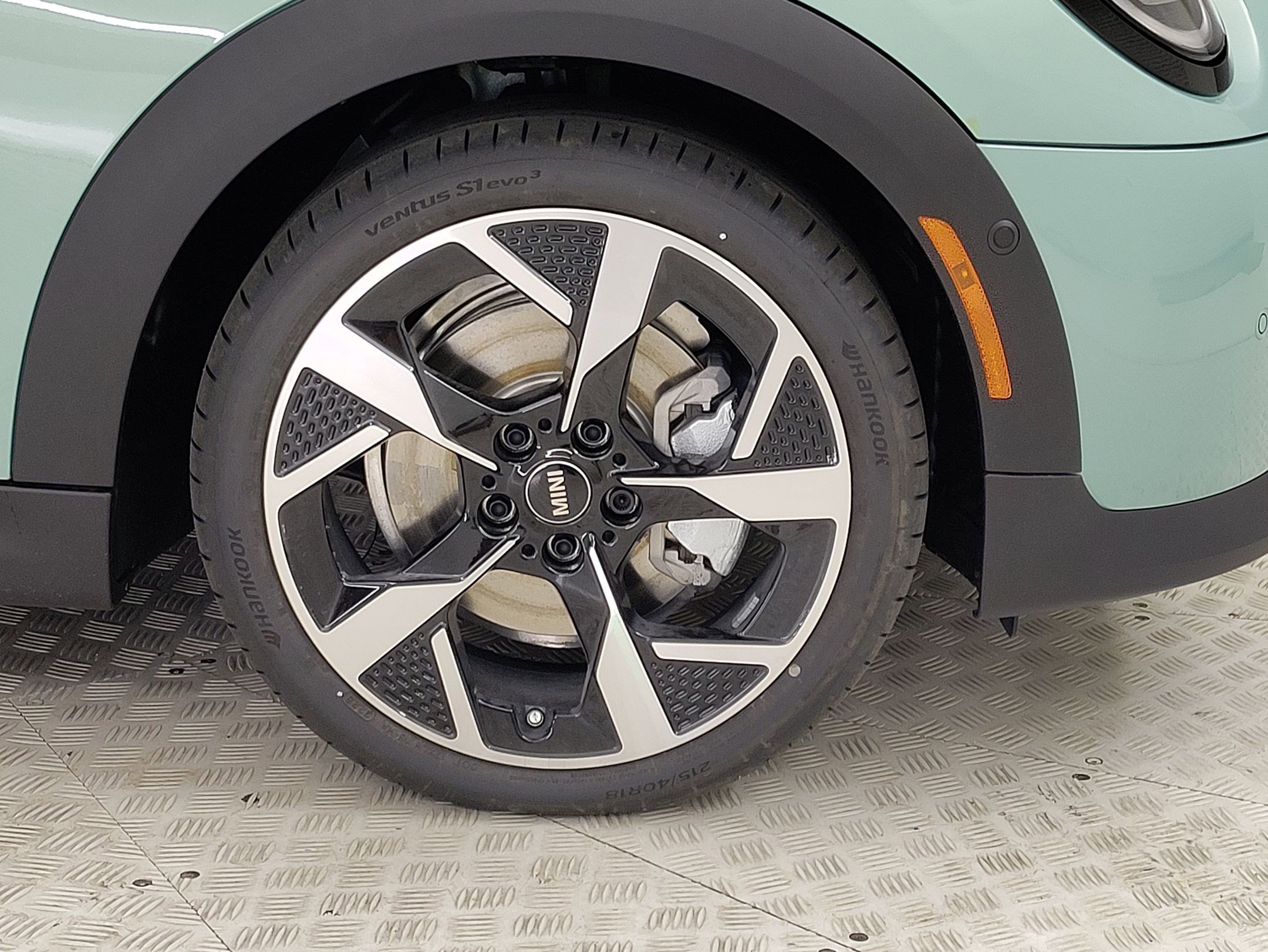 2026 Mini Cooper Hardtop S photo 4