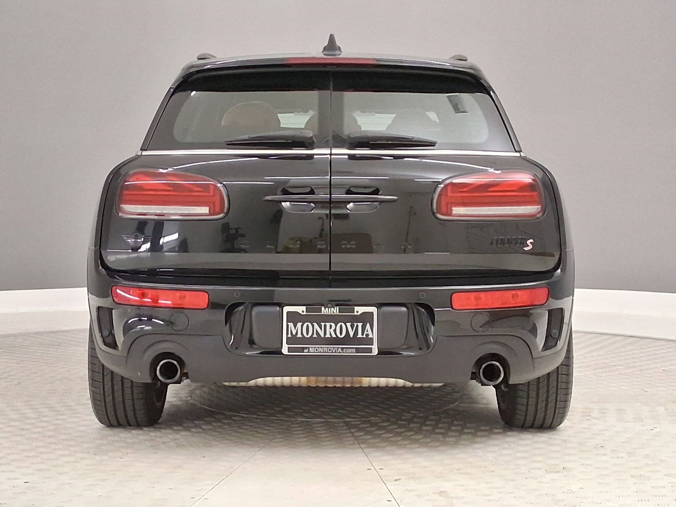 2024 MINI Clubman Cooper S photo 3