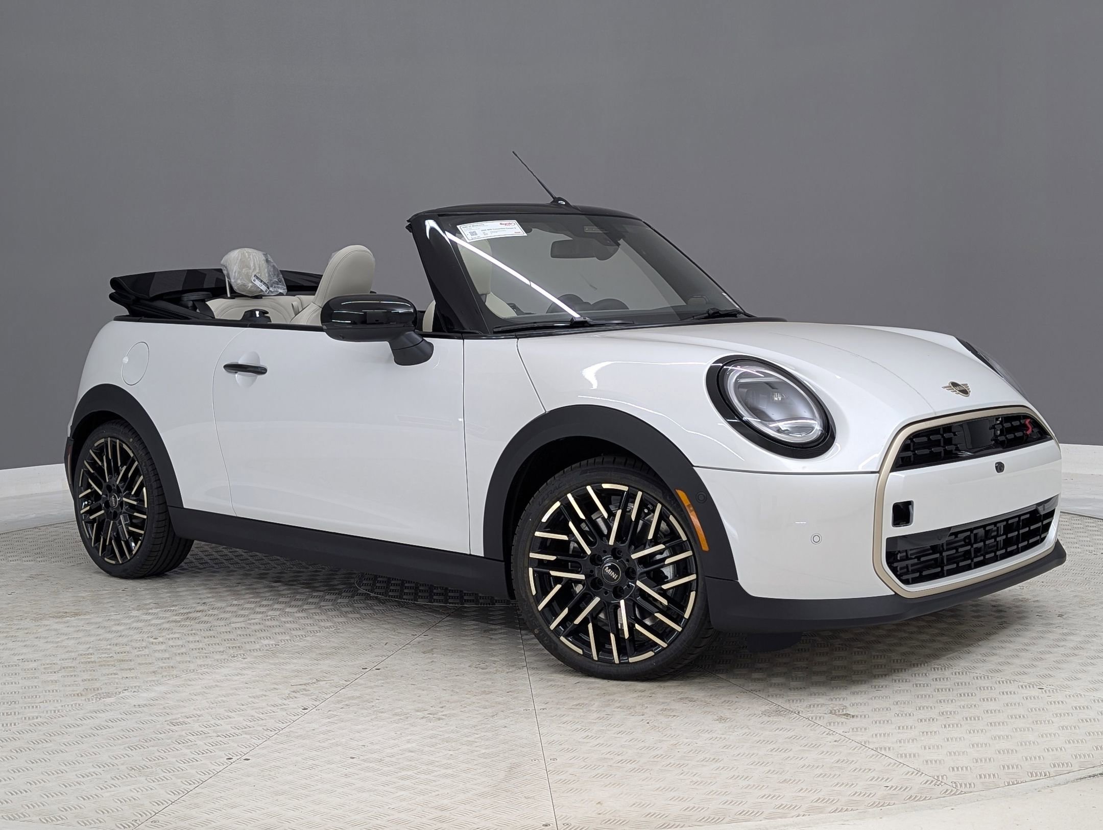 2026 Mini Cooper Convertible Iconic photo 3