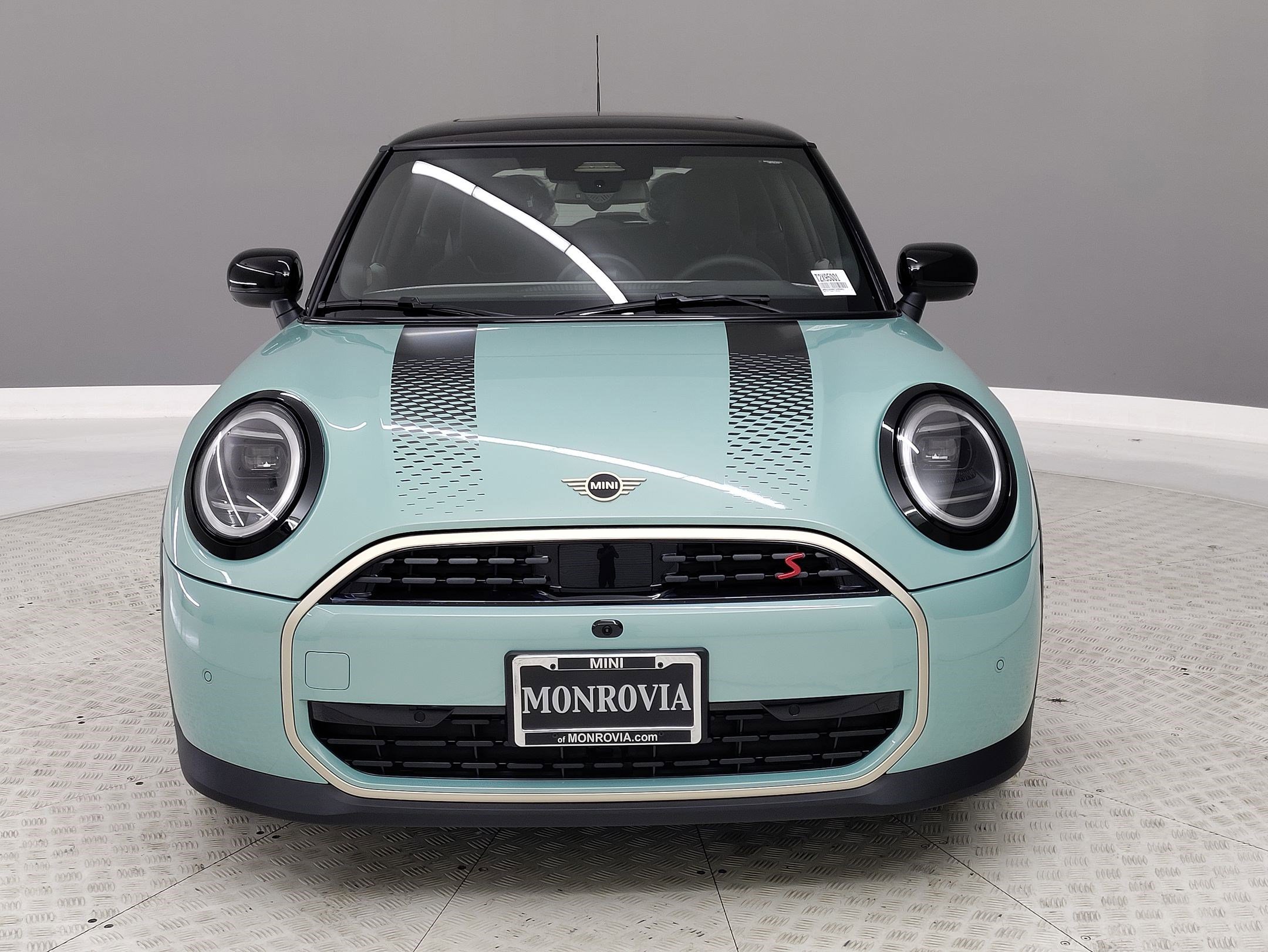 2026 Mini Cooper 2 Door Hardtop S Iconic photo 2