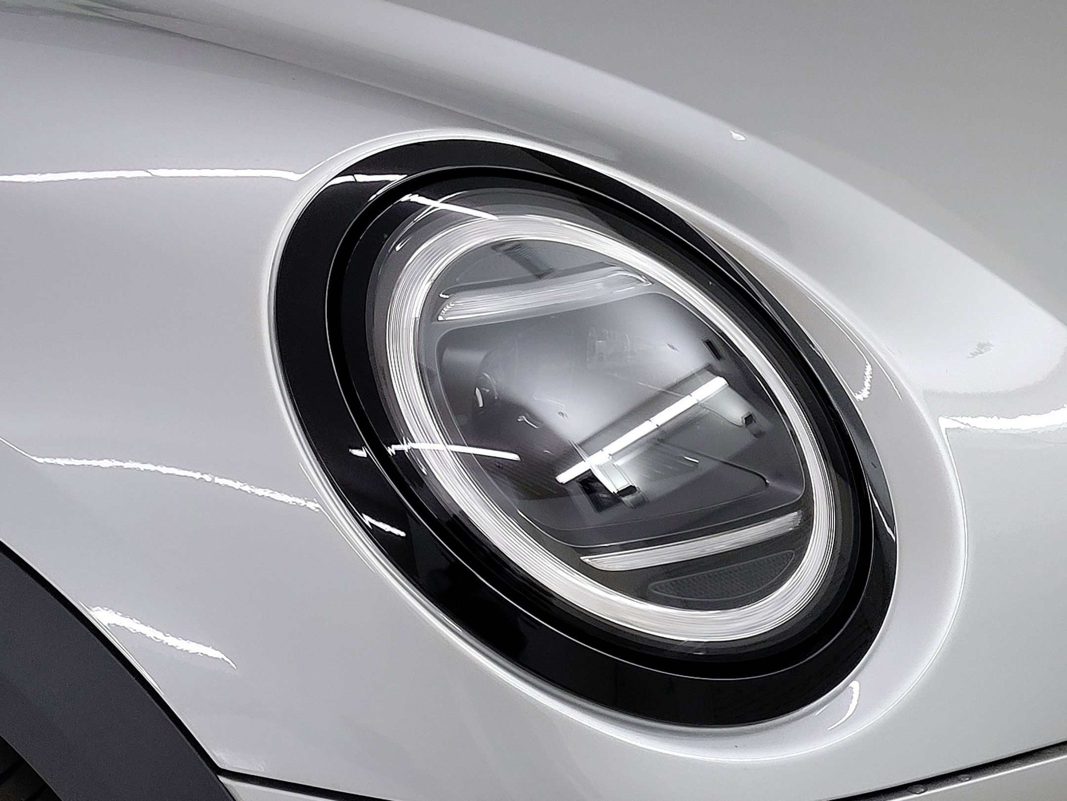 2026 Mini Cooper Convertible Iconic photo 4
