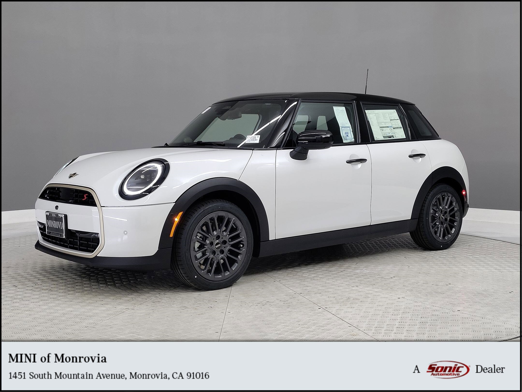 2026 MINI Hardtop 4 Door S's photo