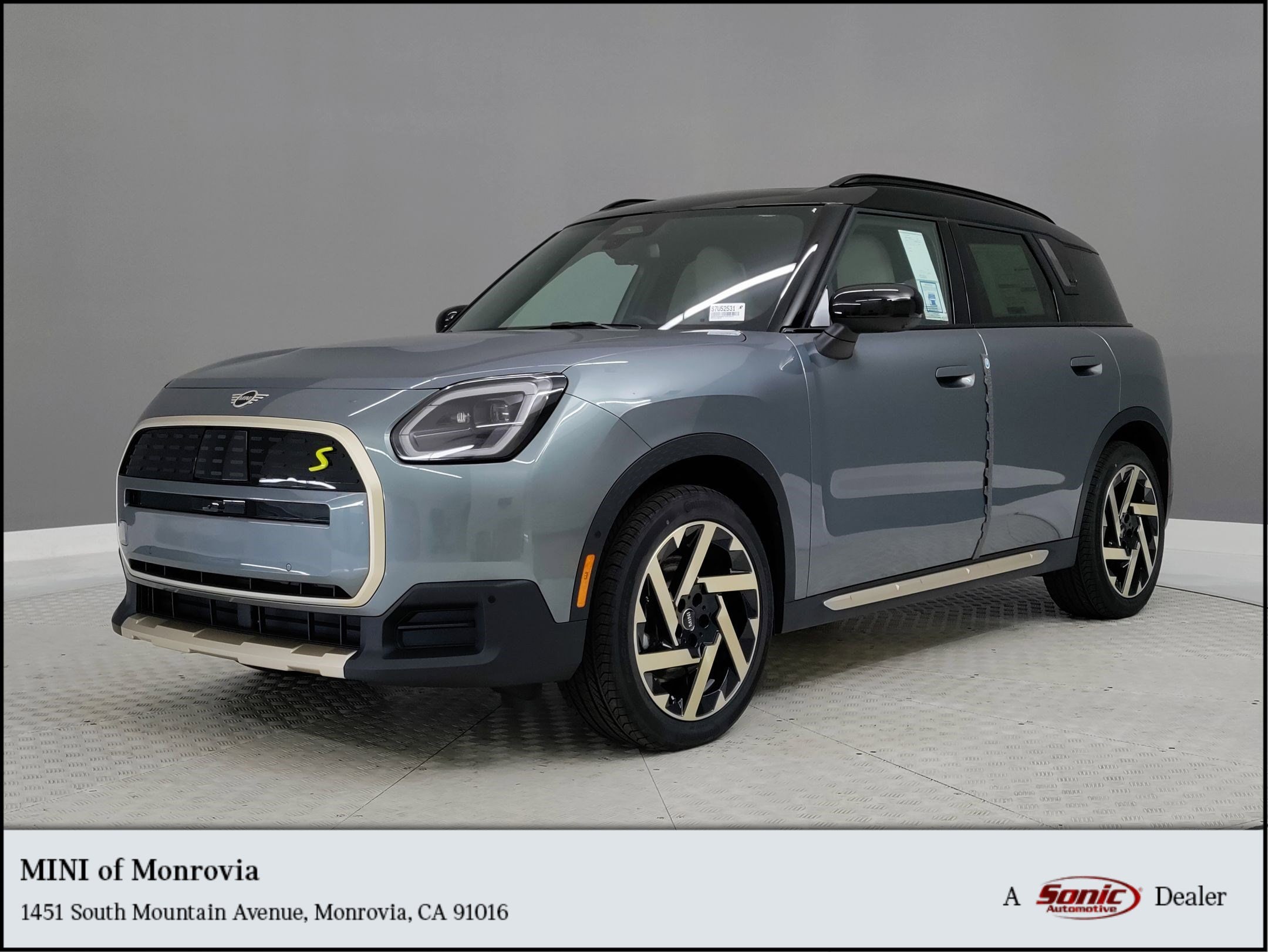 2025 MINI Countryman SE's photo
