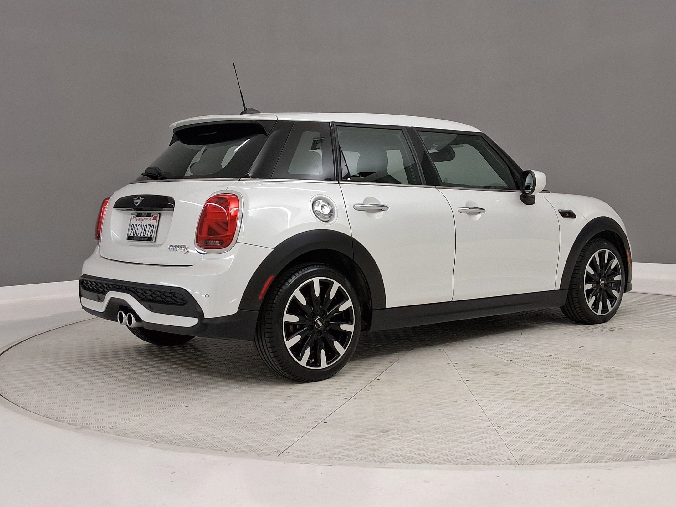 2024 MINI Hardtop 4 Door Cooper S photo 6