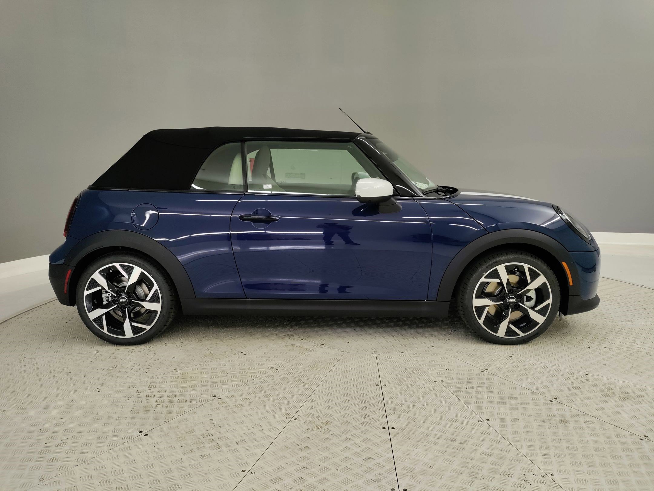 2026 Mini Cooper Iconic Convertible photo 3