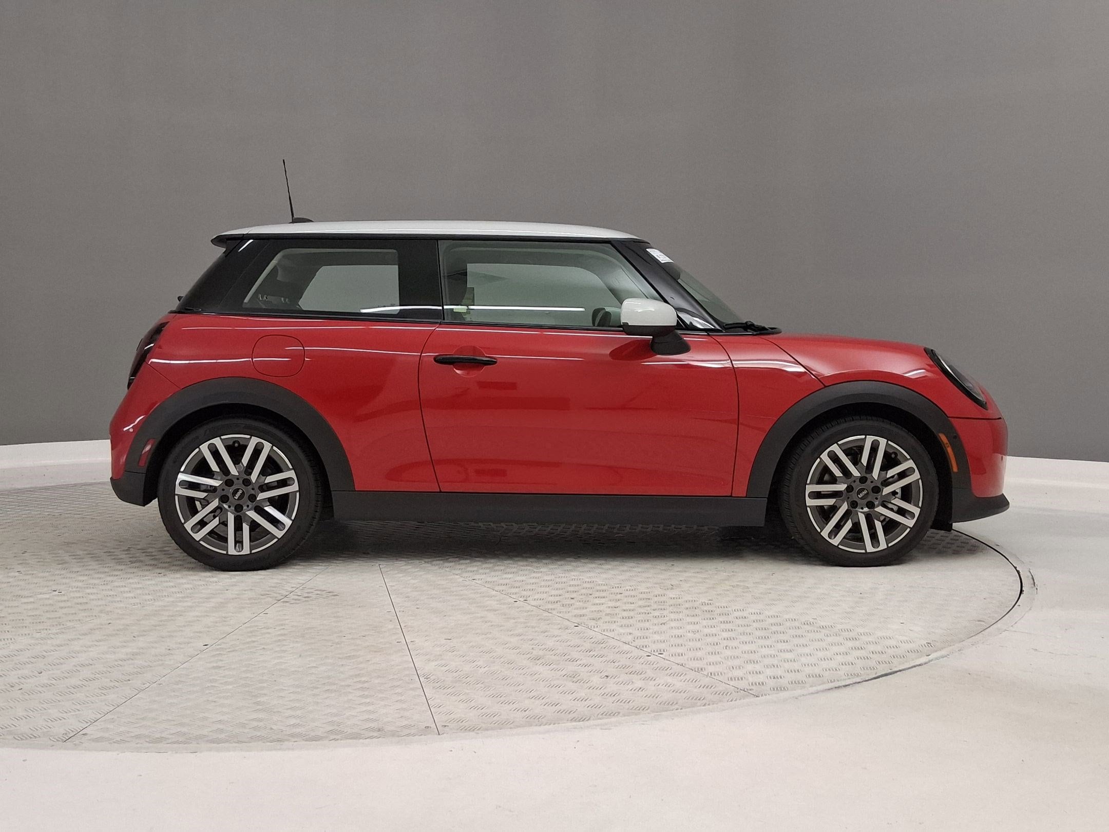2025 MINI Hardtop 2 Door Cooper photo 5