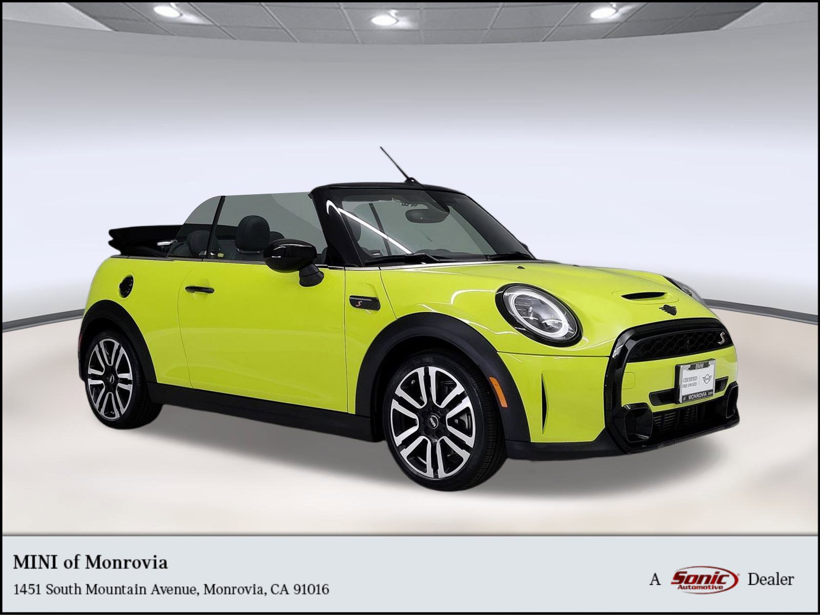 2023 MINI Convertible S's photo