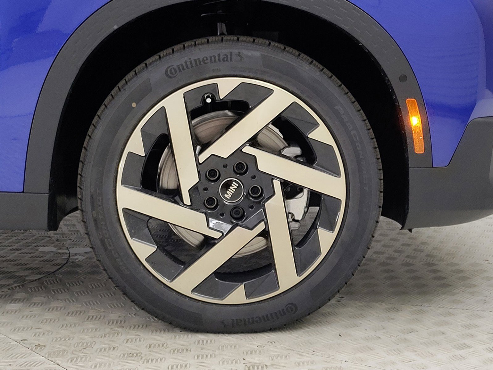 2025 Mini Countryman Iconic photo 4