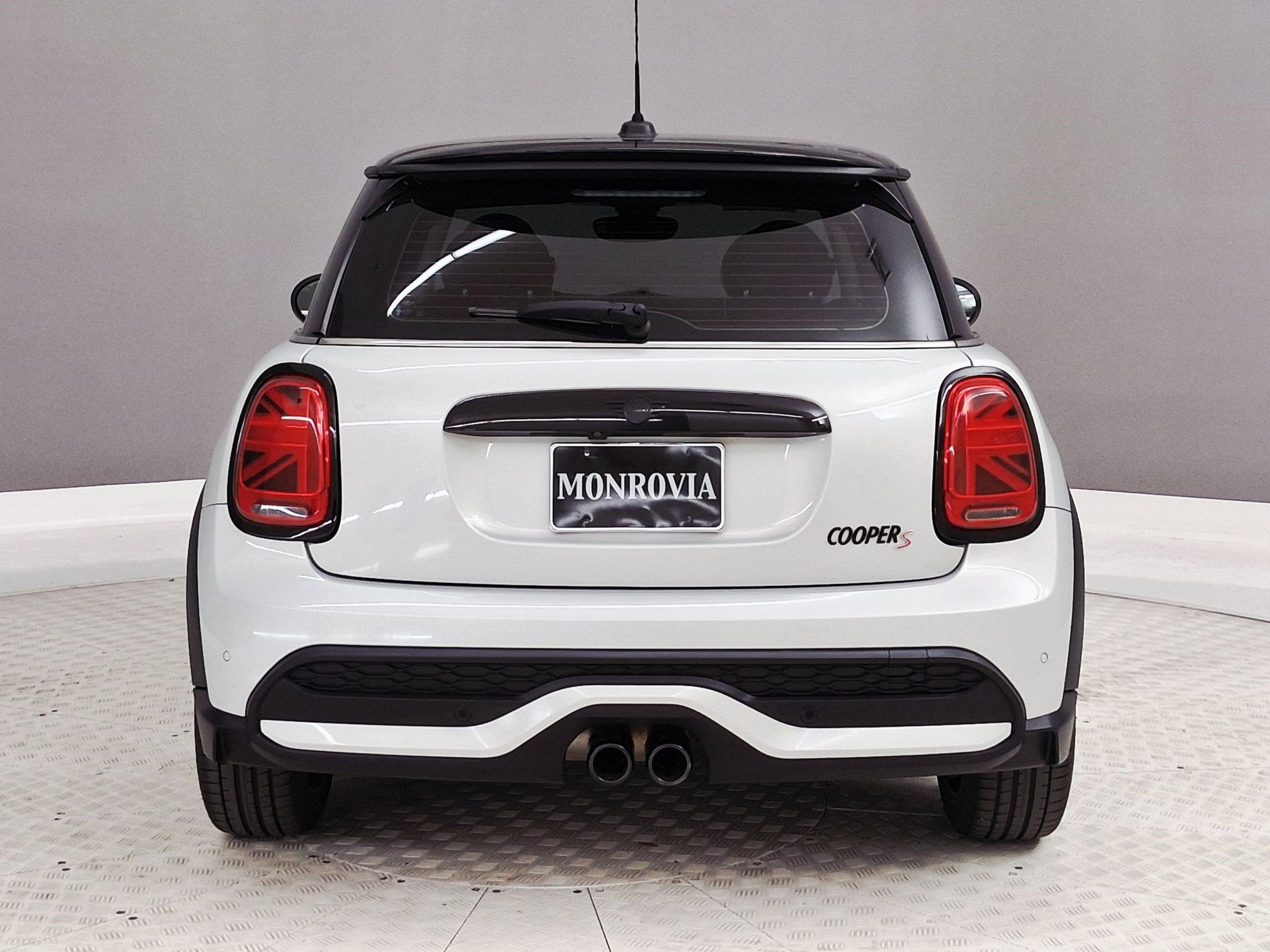 2023 MINI Hardtop 2 Door Cooper S photo 3