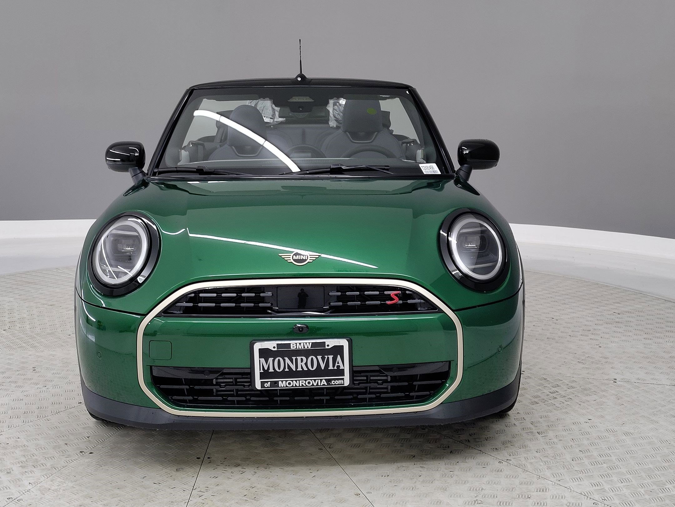 2026 Mini Cooper Convertible Iconic photo 2