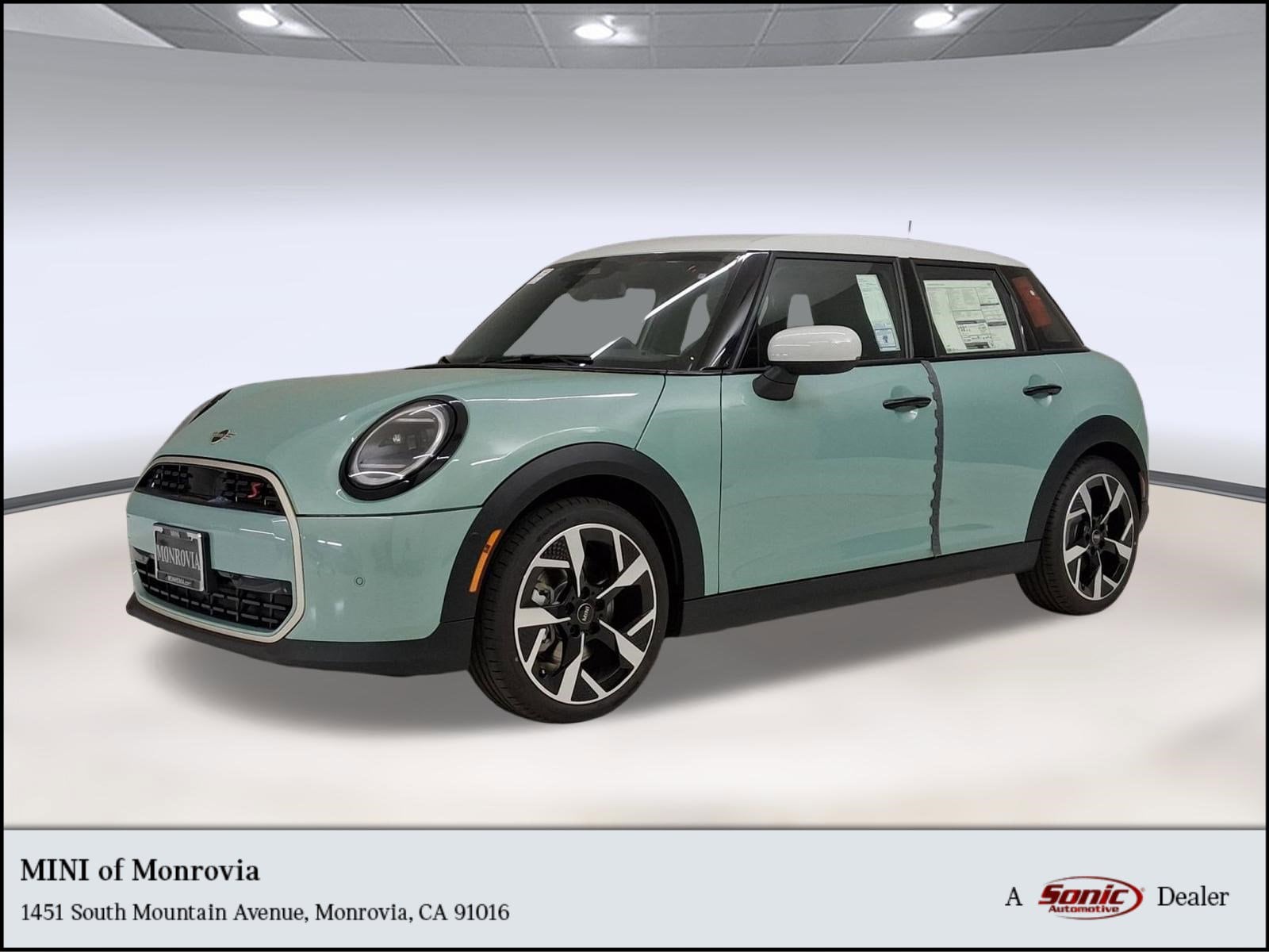 2026 MINI Hardtop Cooper S's photo