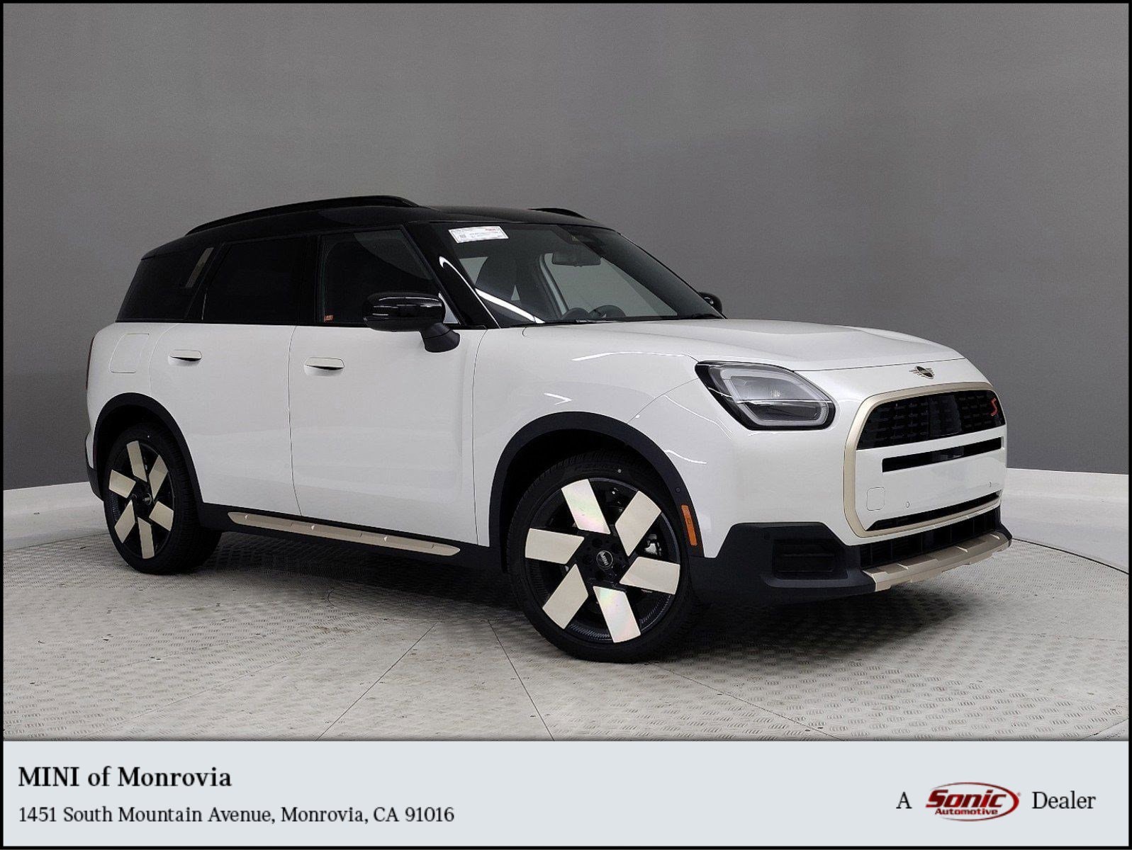 2025 MINI Countryman S's photo