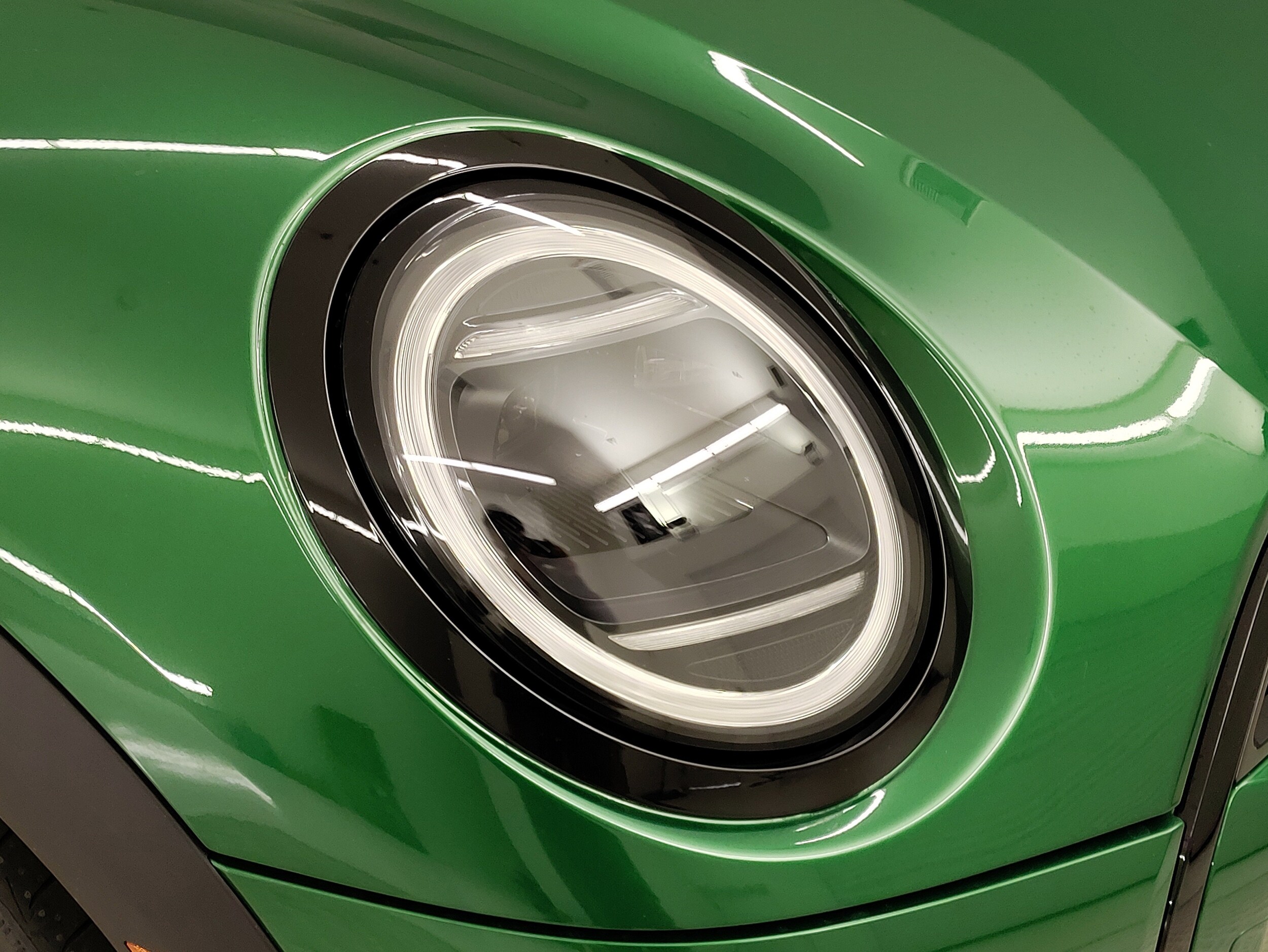2025 Mini Cooper Iconic photo 3