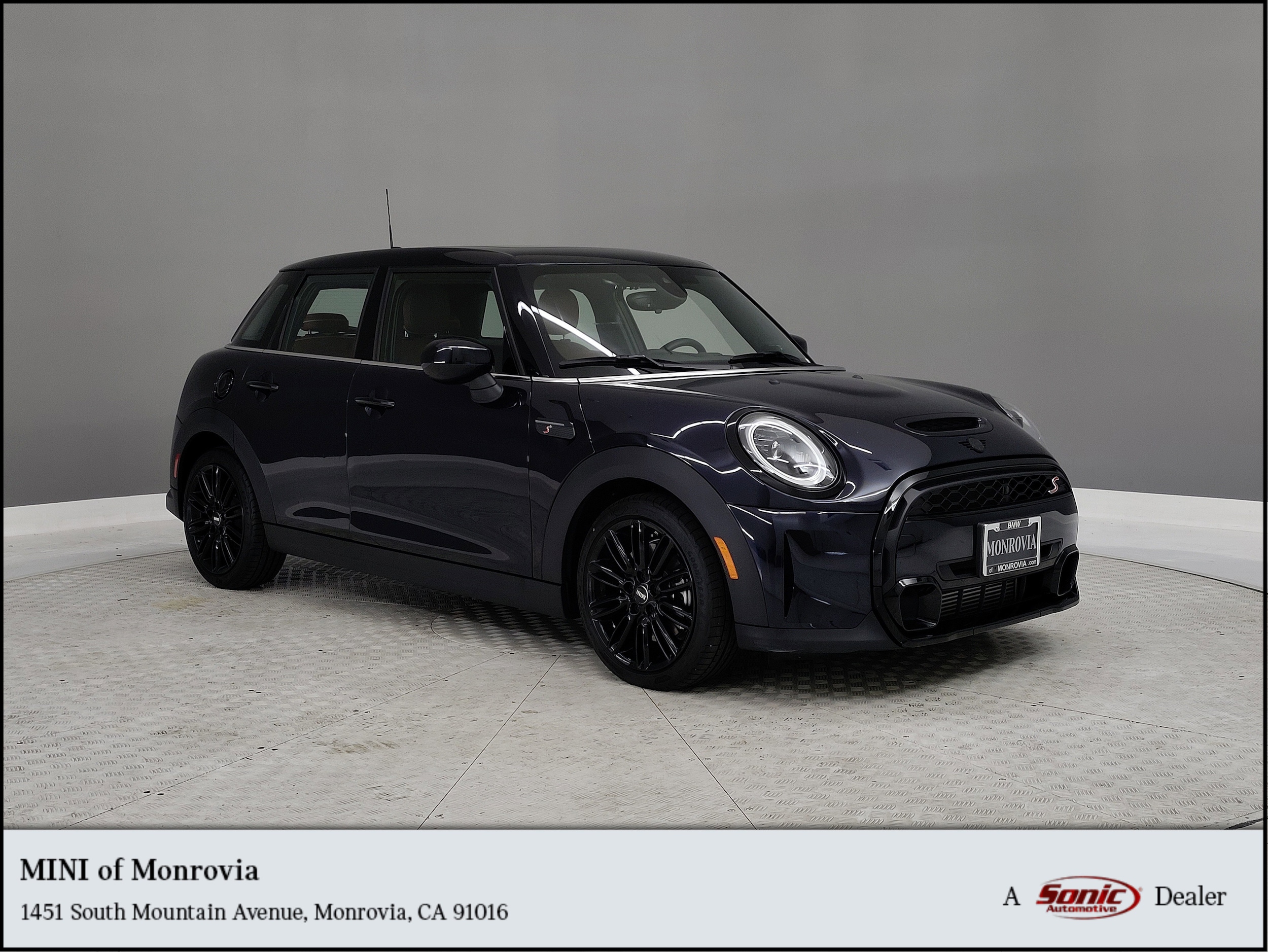 2023 MINI Hardtop 4 Door S's photo