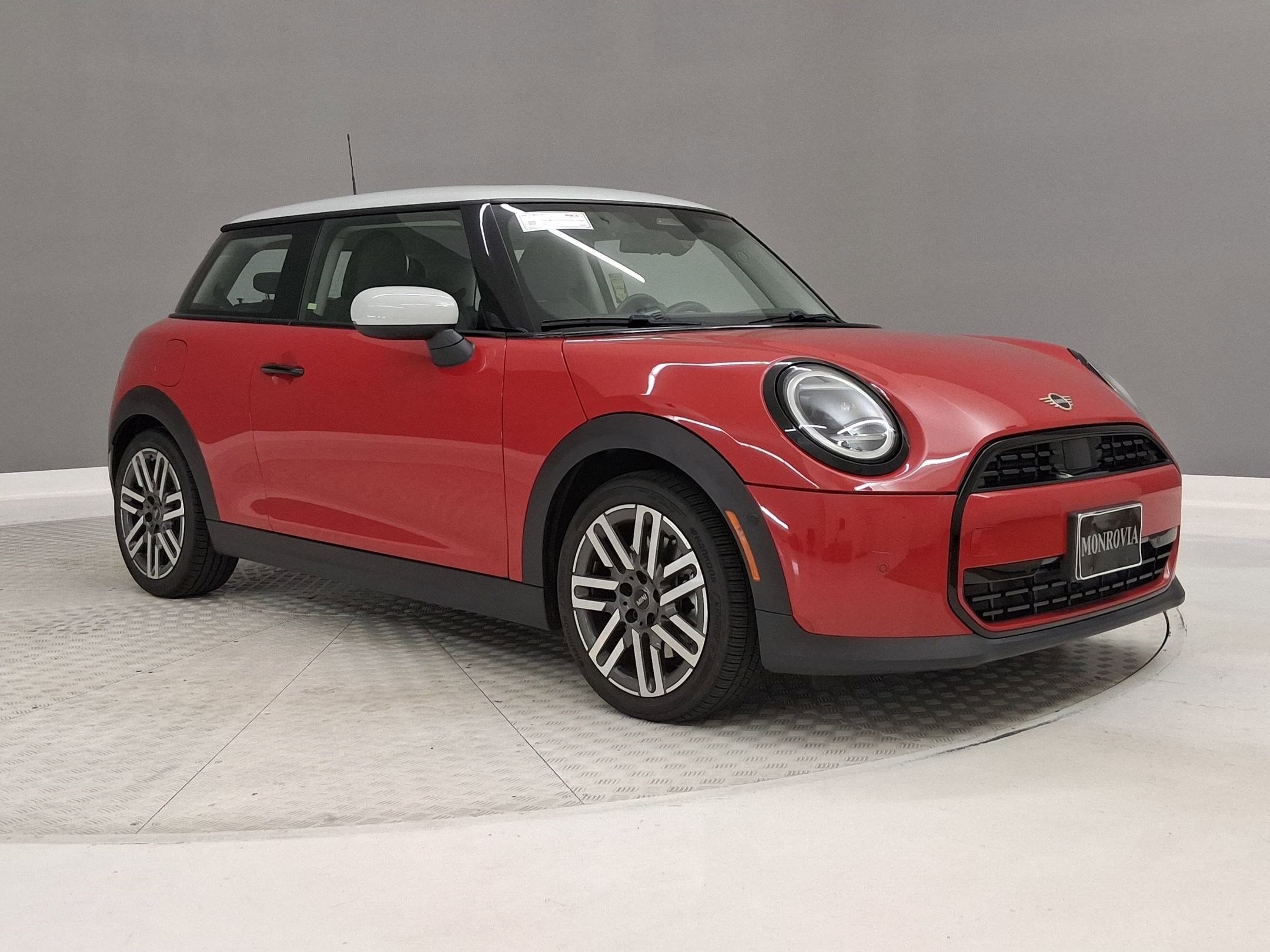 2025 MINI Hardtop 2 Door Cooper photo 4