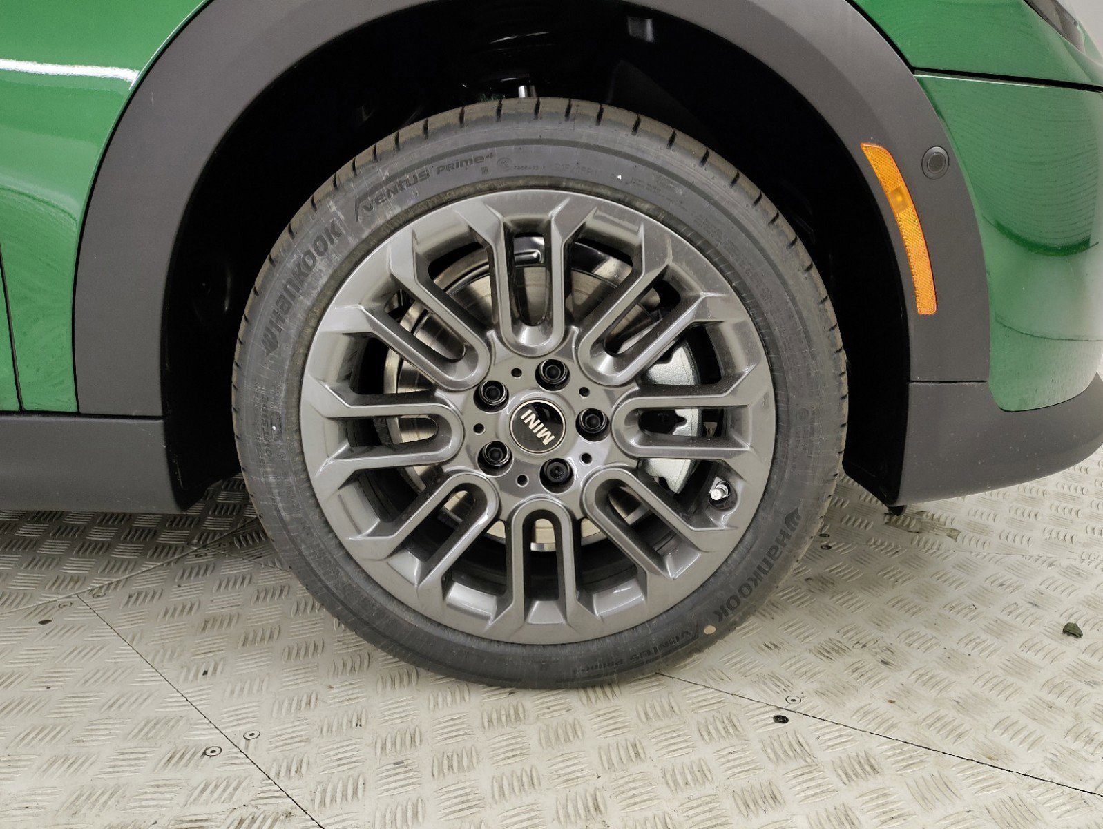 2025 Mini Cooper 4 Door Hardtop Iconic photo 4