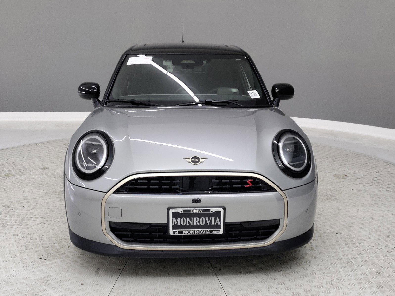 2025 Mini Cooper S Iconic photo 2