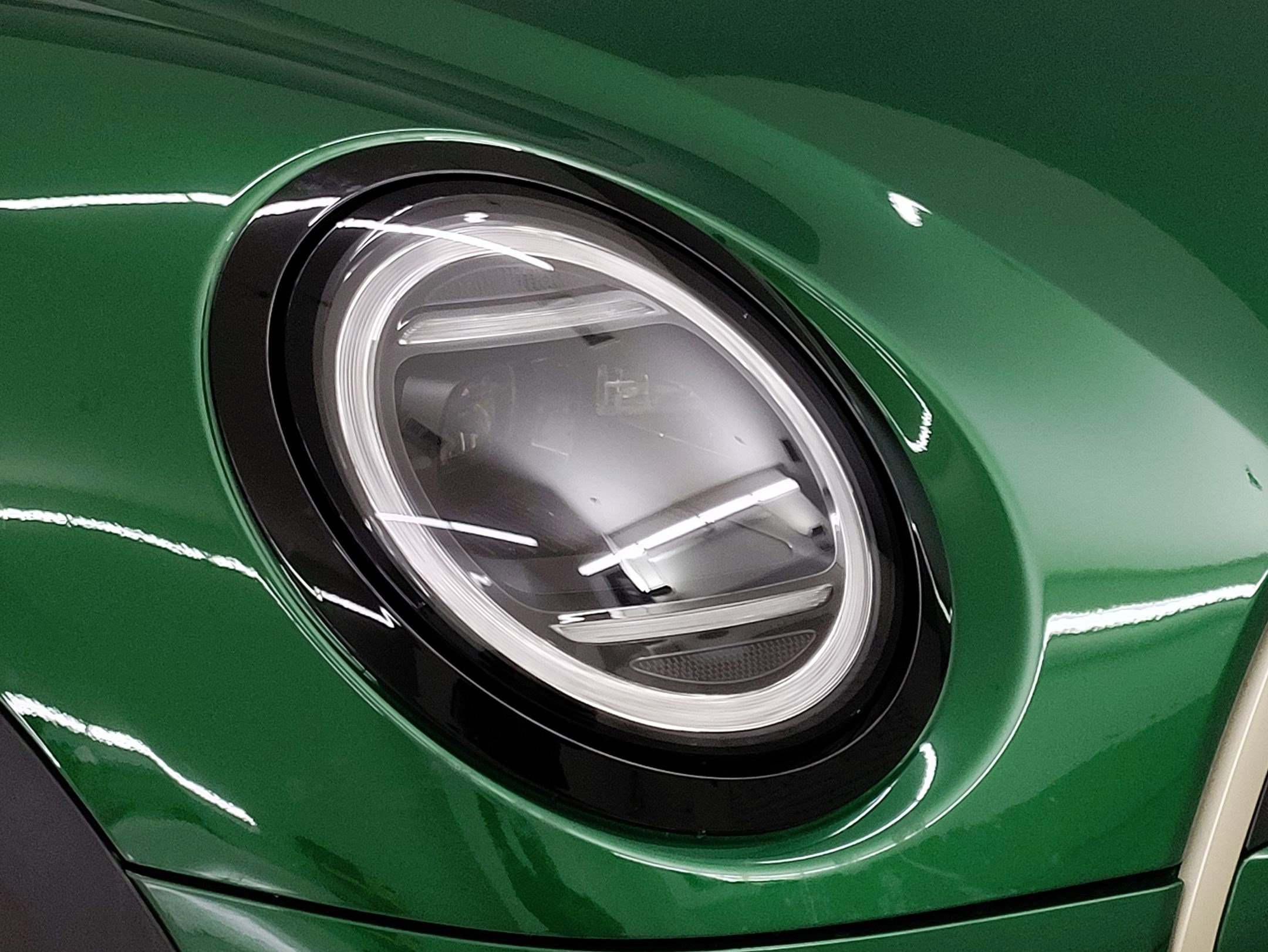 2026 Mini Cooper Convertible Iconic photo 4