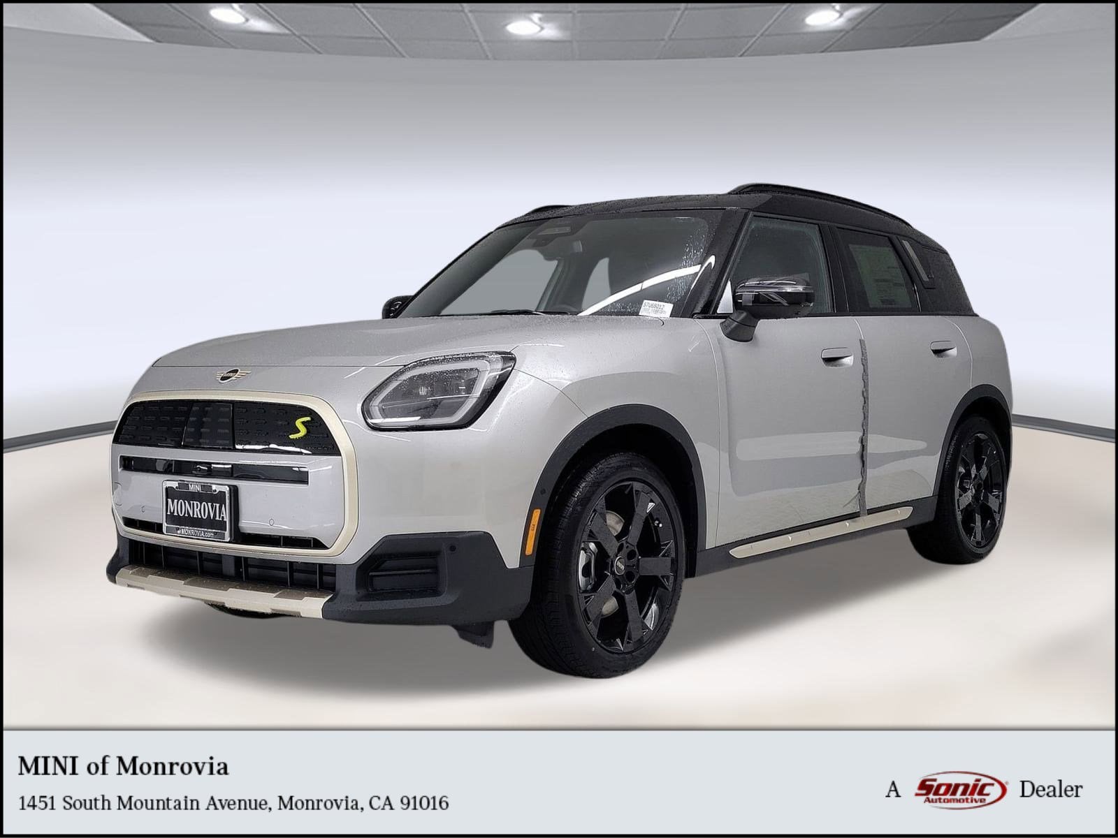2025 MINI Countryman SE's photo
