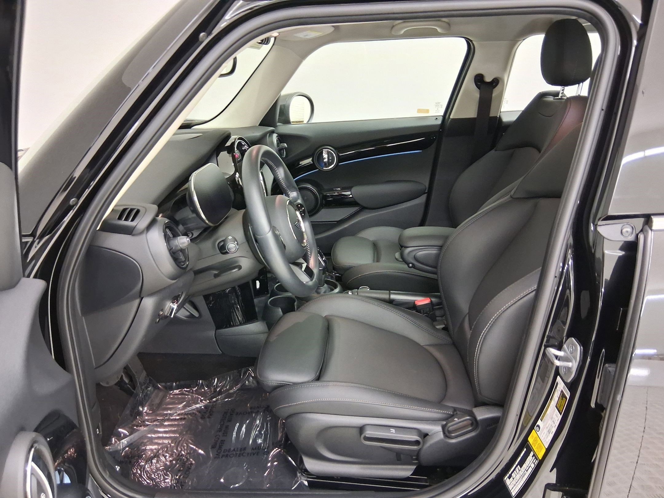 2023 MINI Hardtop 4 Door Cooper S photo 2