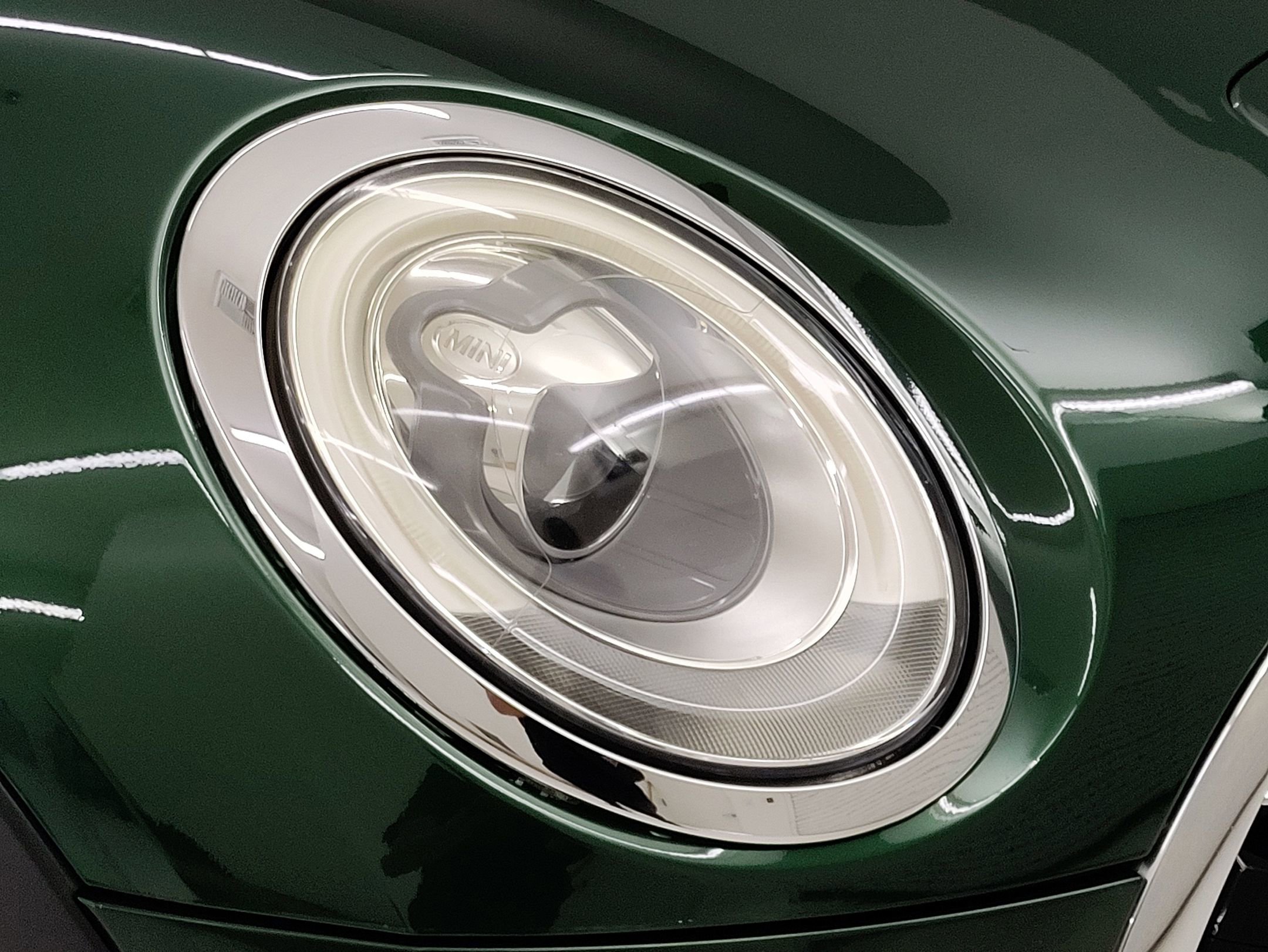 2017 Mini Clubman Base S ALL4 photo 3