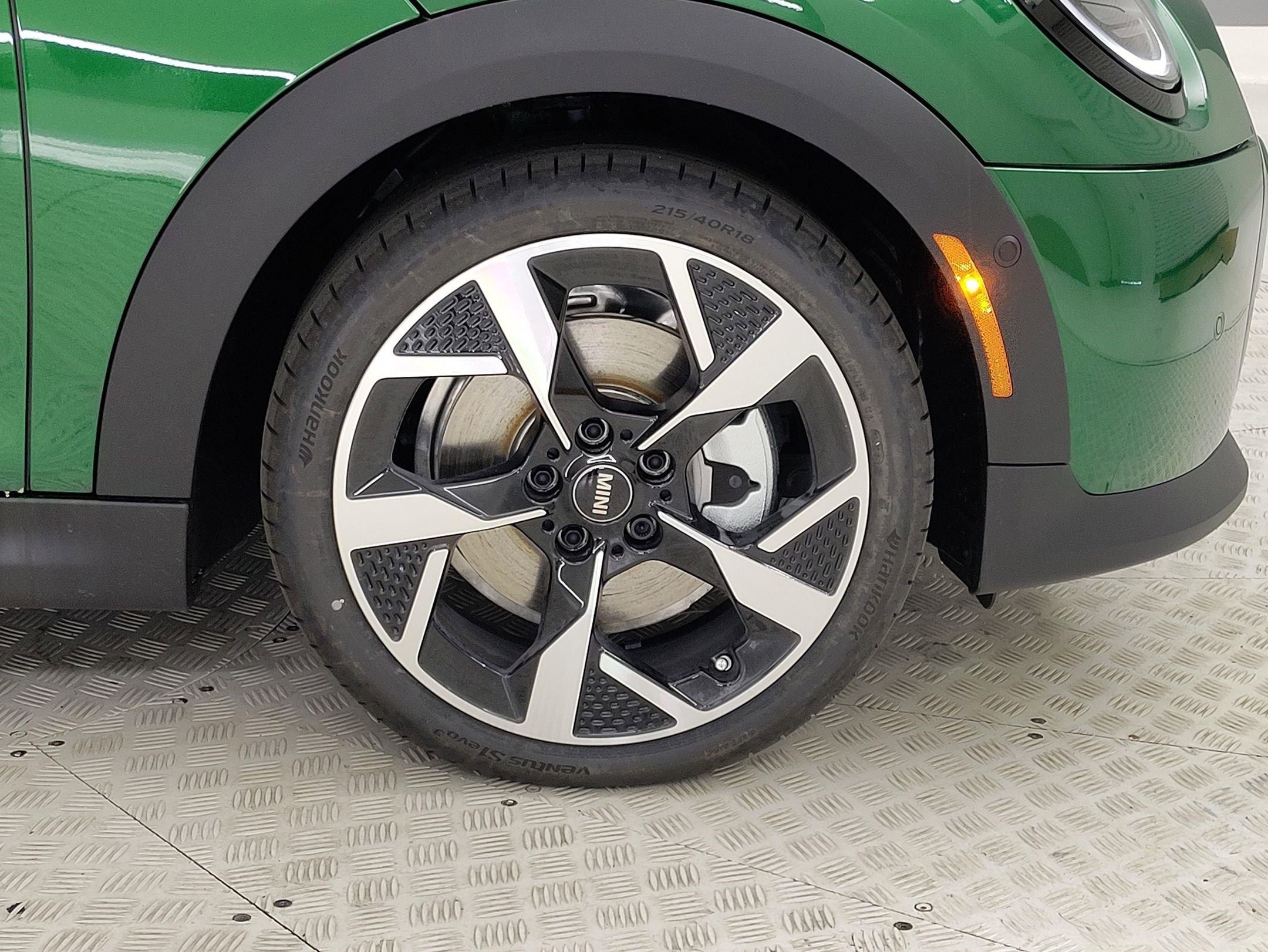 2026 Mini Cooper S 2 Door Iconic photo 4