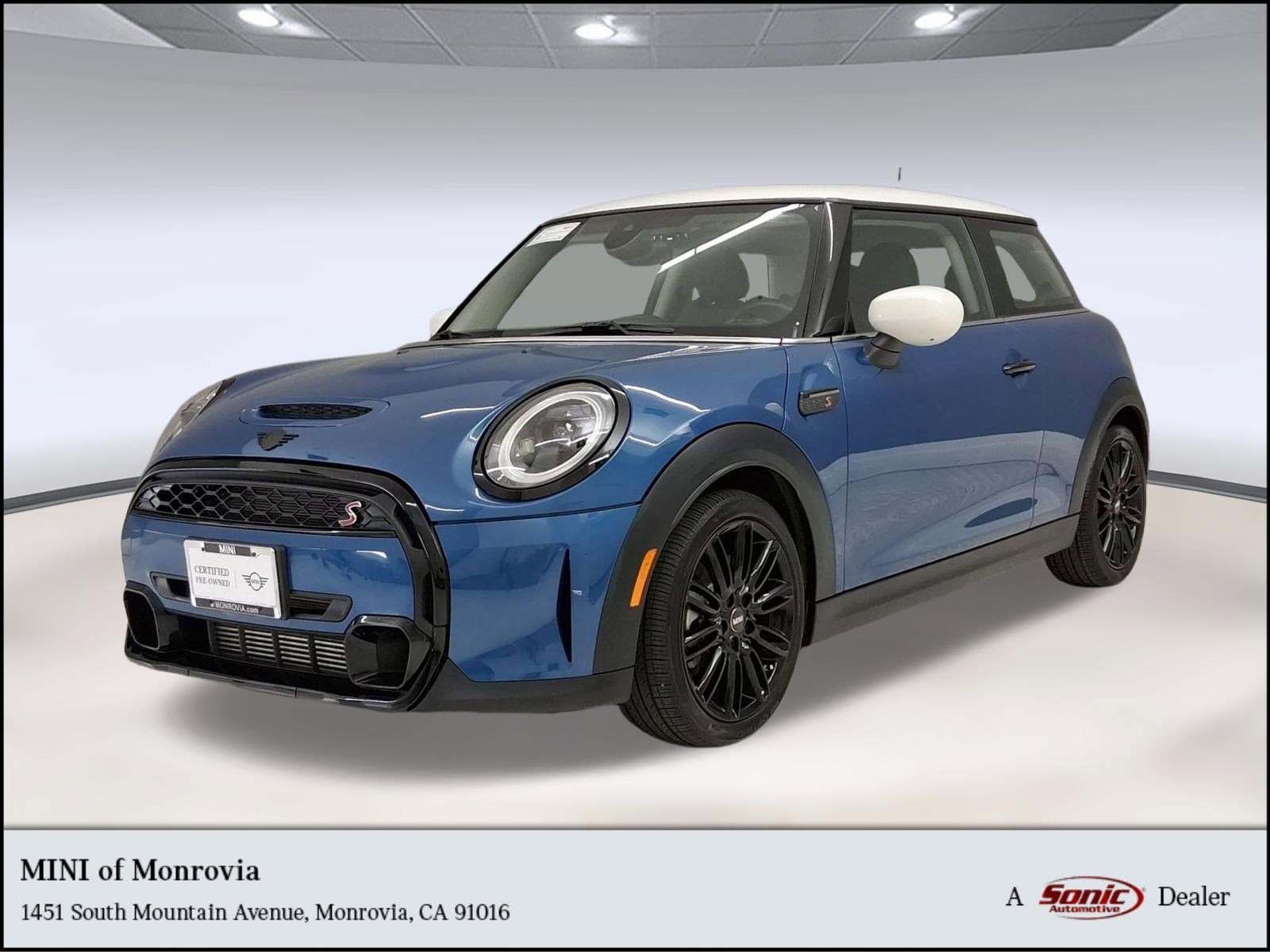 2024 MINI Hardtop Cooper S's photo