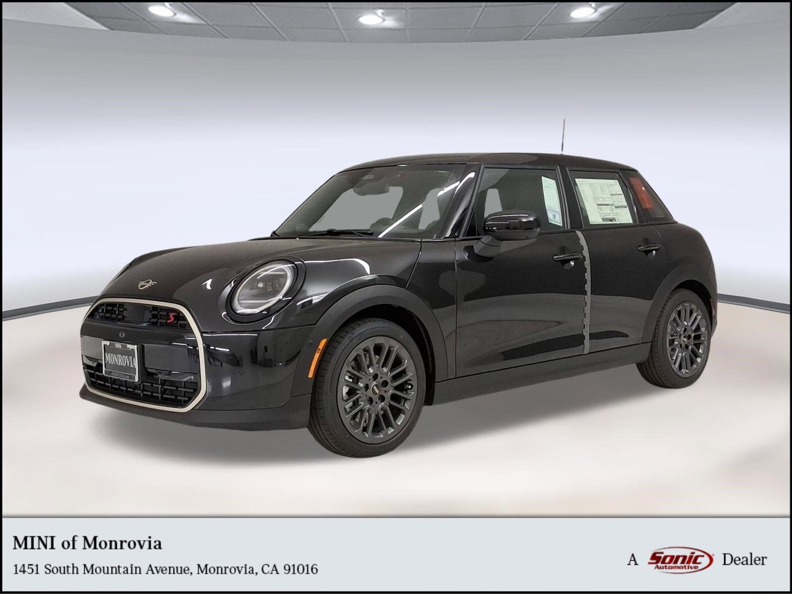 2026 MINI Hardtop Cooper S's photo