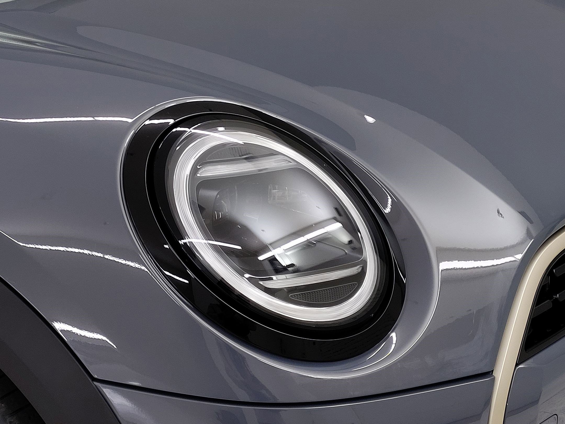 2026 Mini Cooper Convertible Iconic photo 4