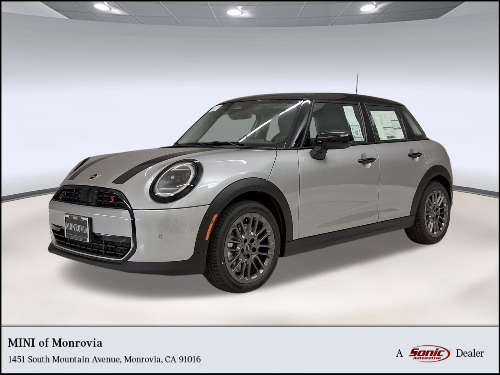 2026 MINI Hardtop Cooper S's photo
