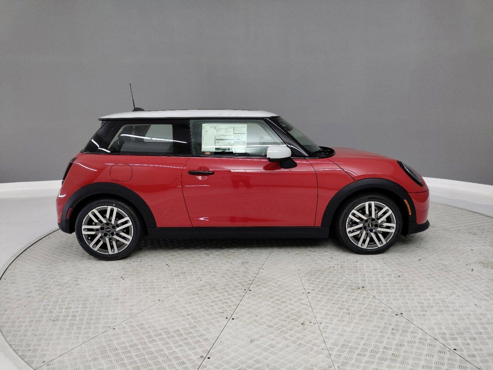 2025 MINI Hardtop 2 Door Cooper photo 5
