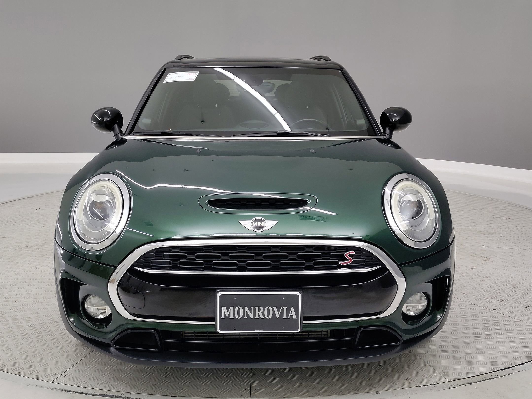 2017 Mini Clubman Base S ALL4 photo 2