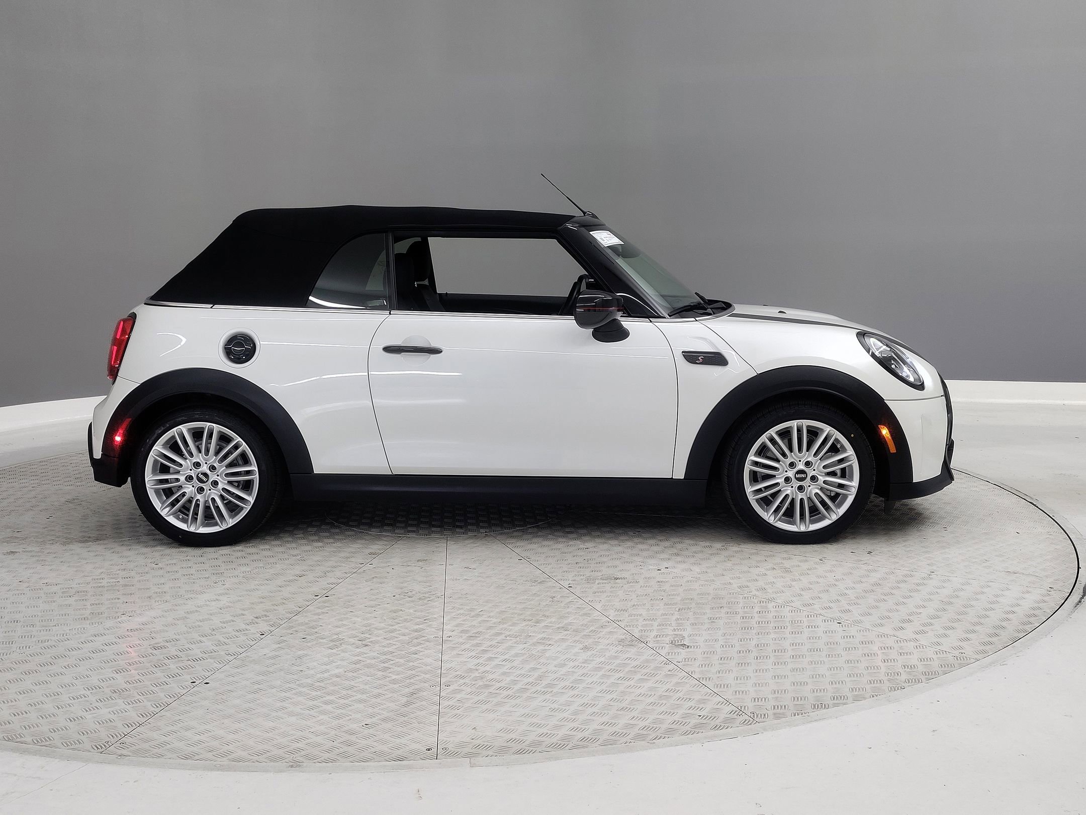 2023 Mini Cooper S Convertible photo 3
