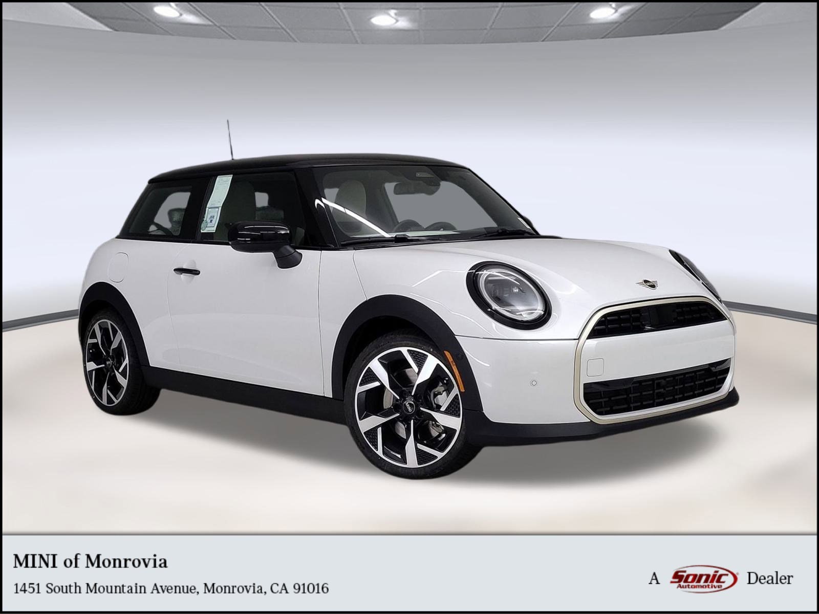 2026 MINI Hardtop 2 Door's photo