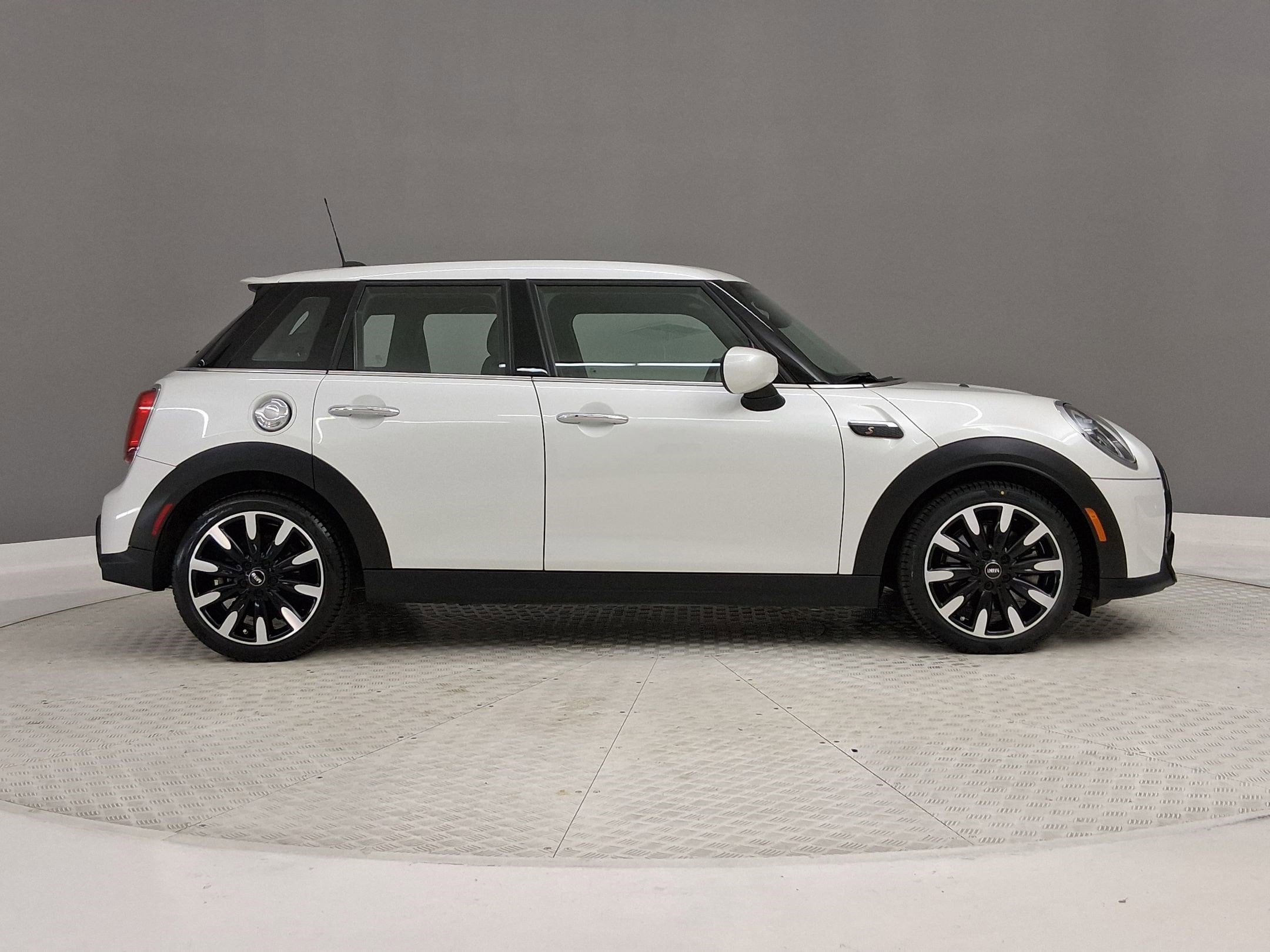 2024 MINI Hardtop 4 Door Cooper S photo 5