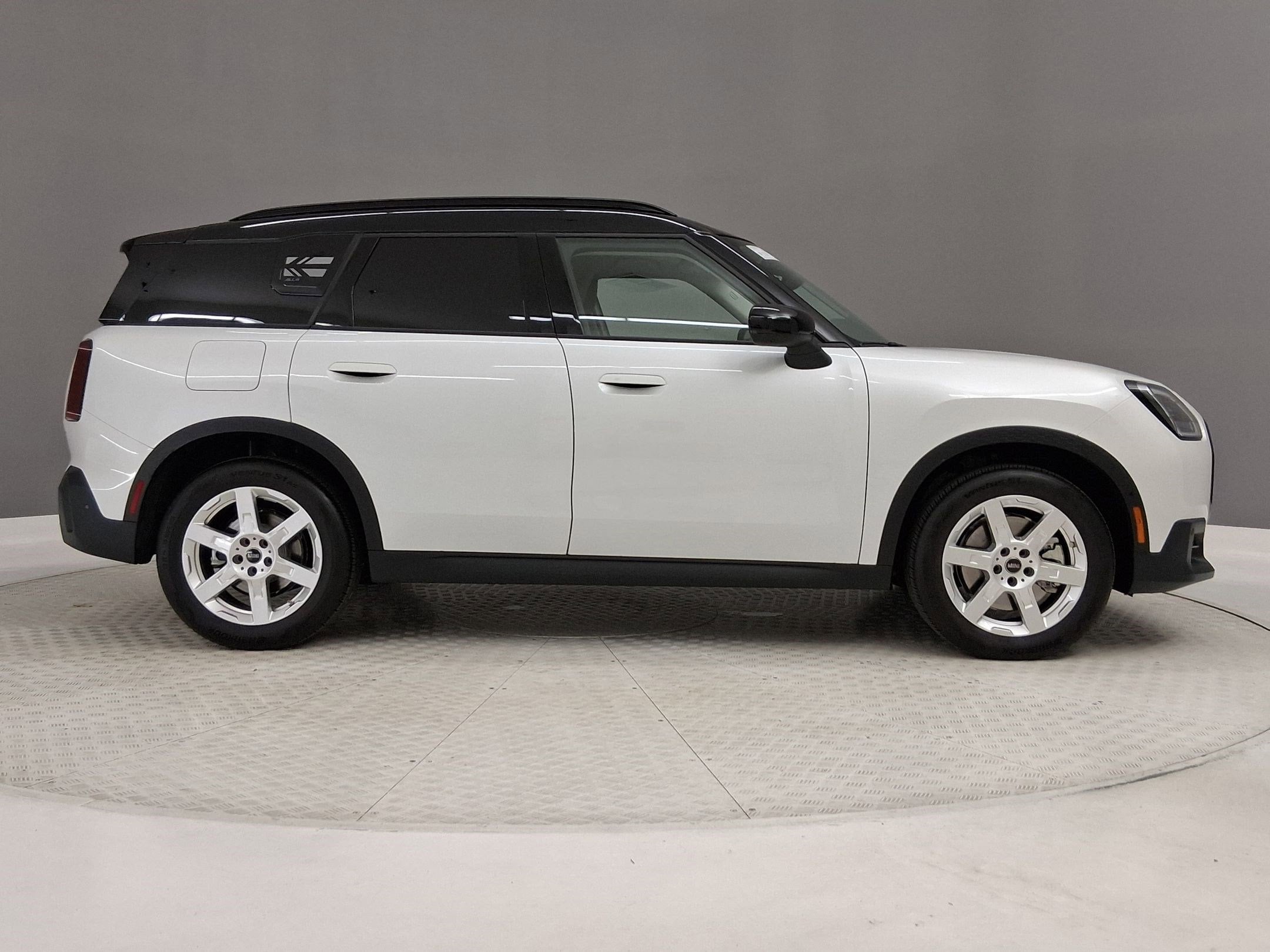 2025 MINI Countryman S photo 5