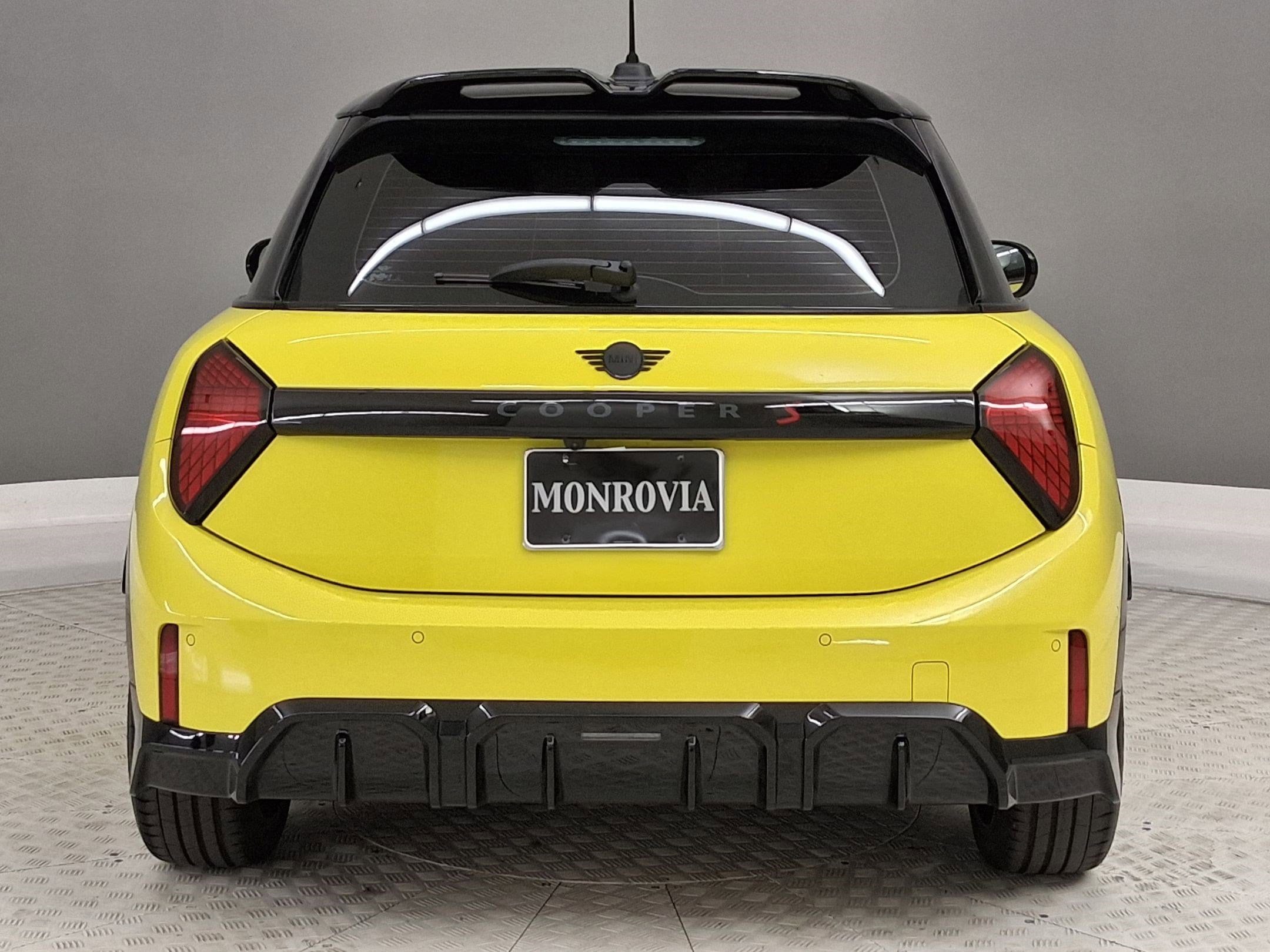 2025 MINI Hardtop 4 Door Cooper S photo 3