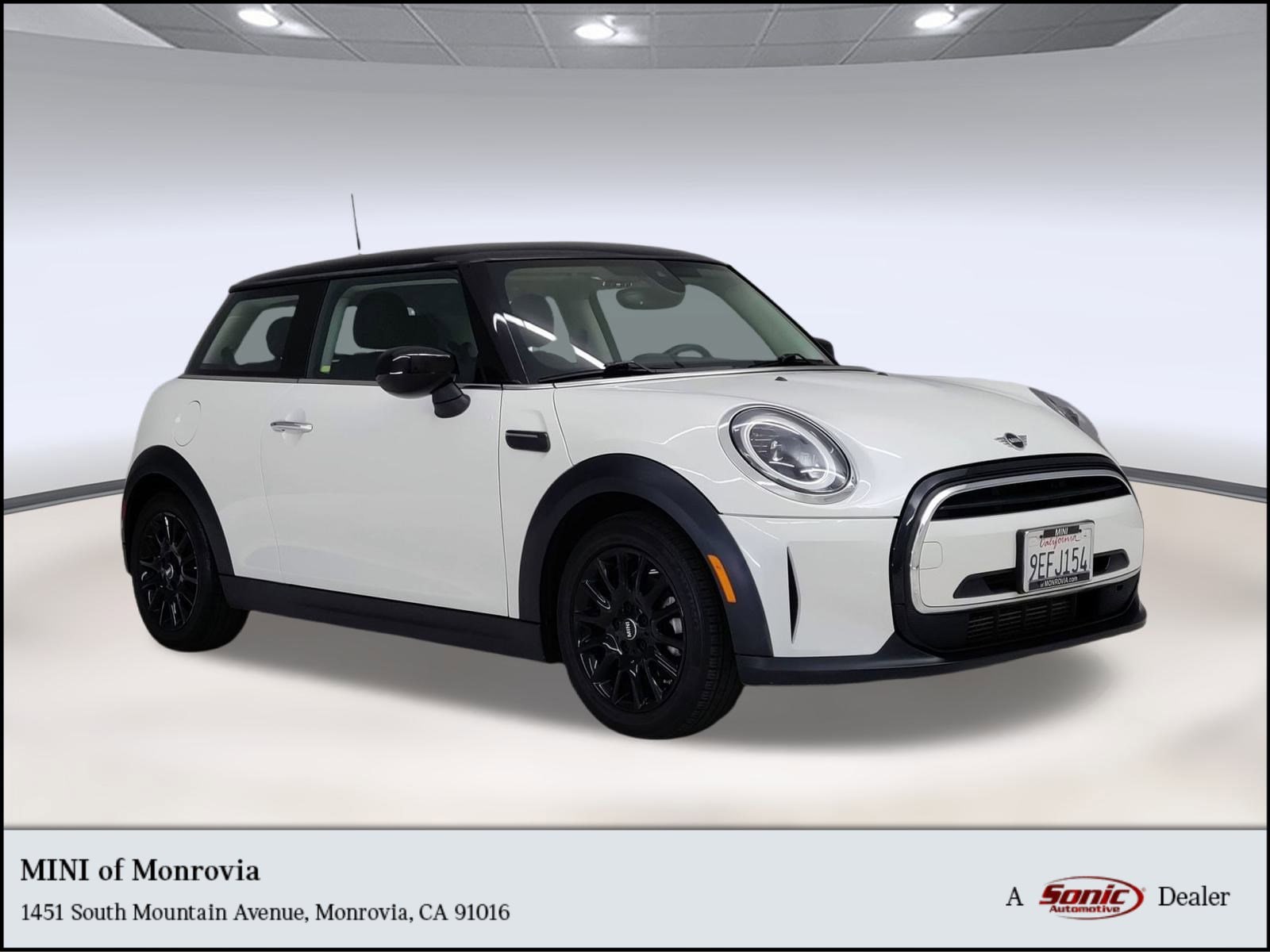 2023 MINI Hardtop 2 Door Base's photo