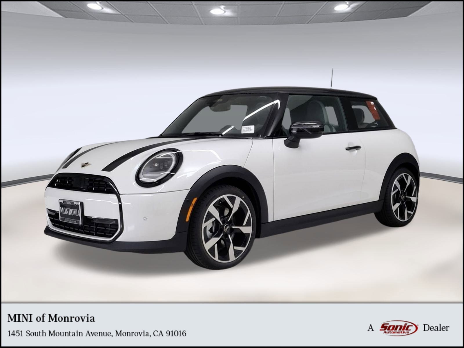 2026 MINI Hardtop 2 Door Oxford Edition's photo