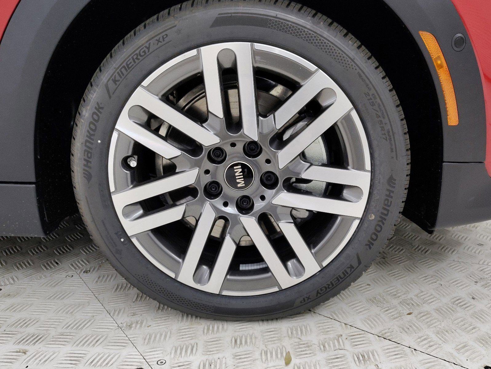 2025 MINI Hardtop 2 Door Cooper photo 4