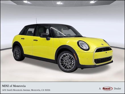 2026 MINI 4 Door Iconic Hatchback