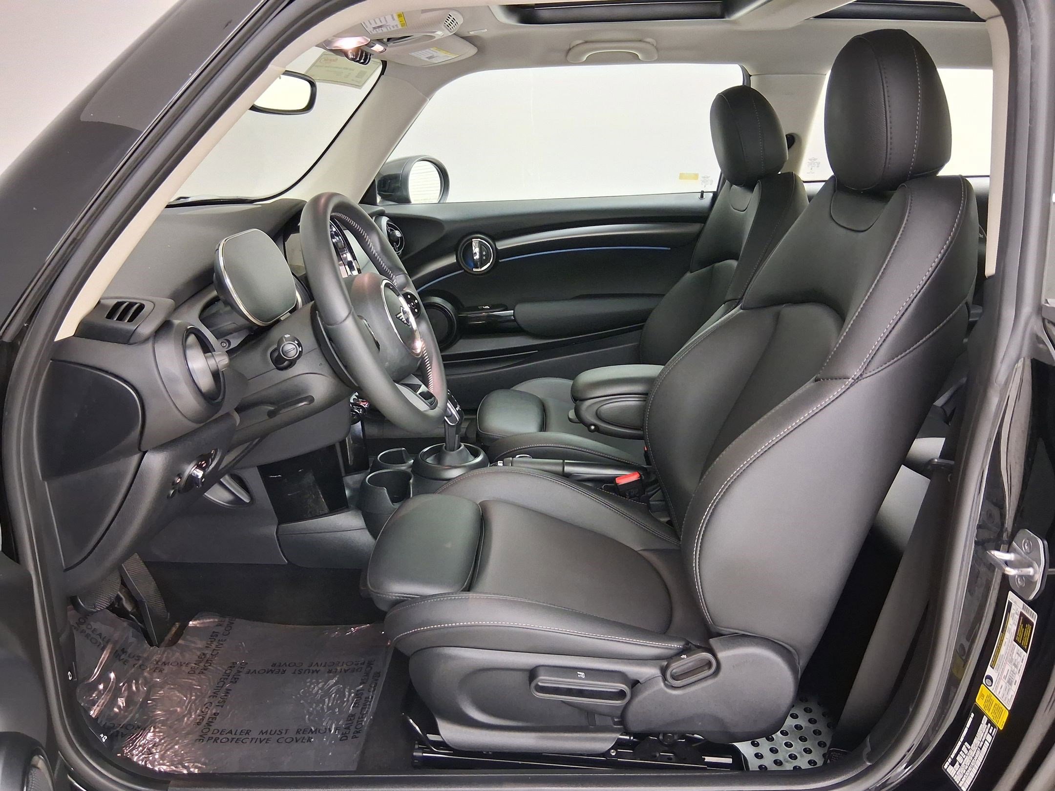 2024 MINI Hardtop 2 Door Cooper S photo 2