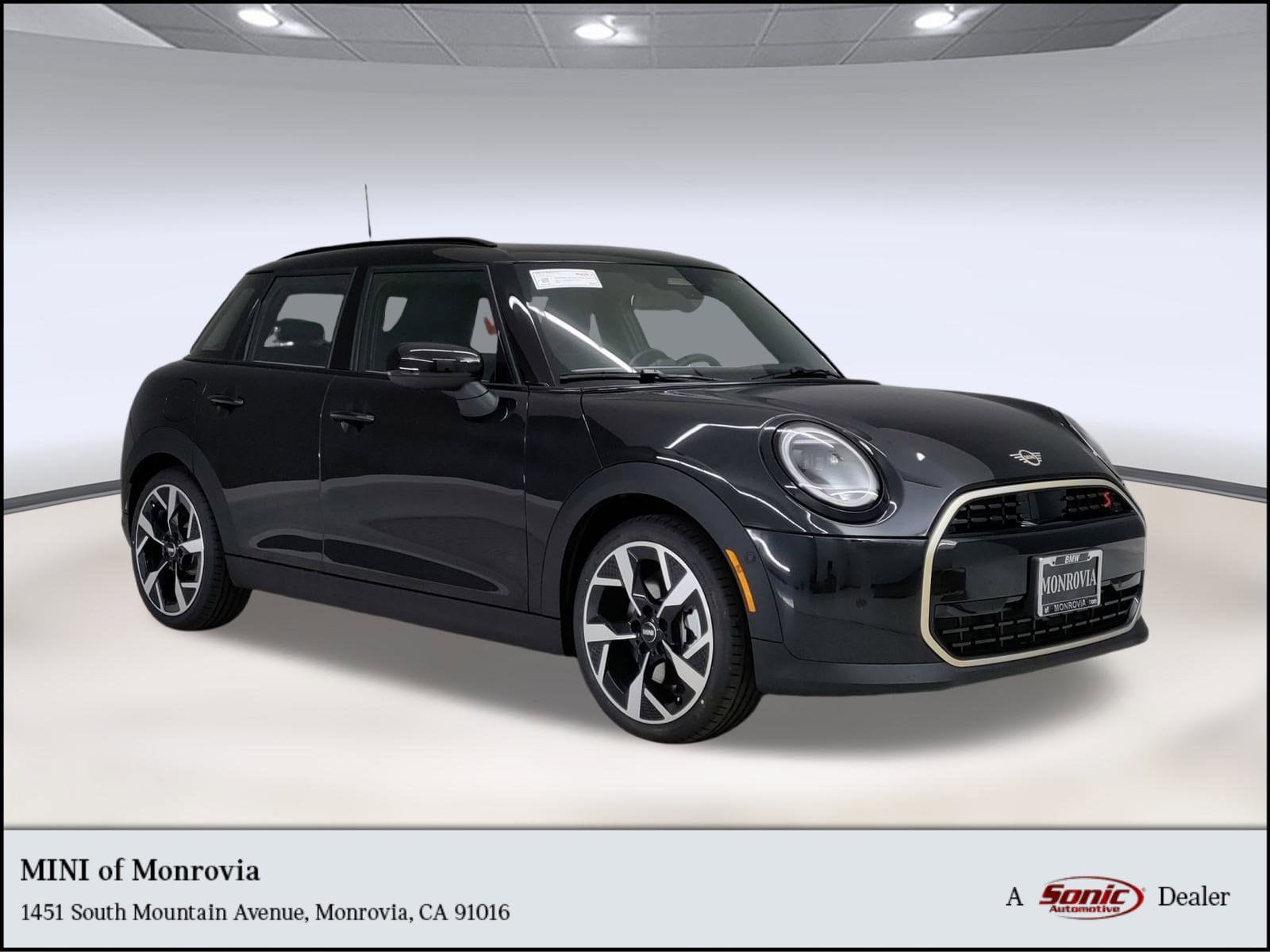 2026 MINI Hardtop 4 Door S's photo